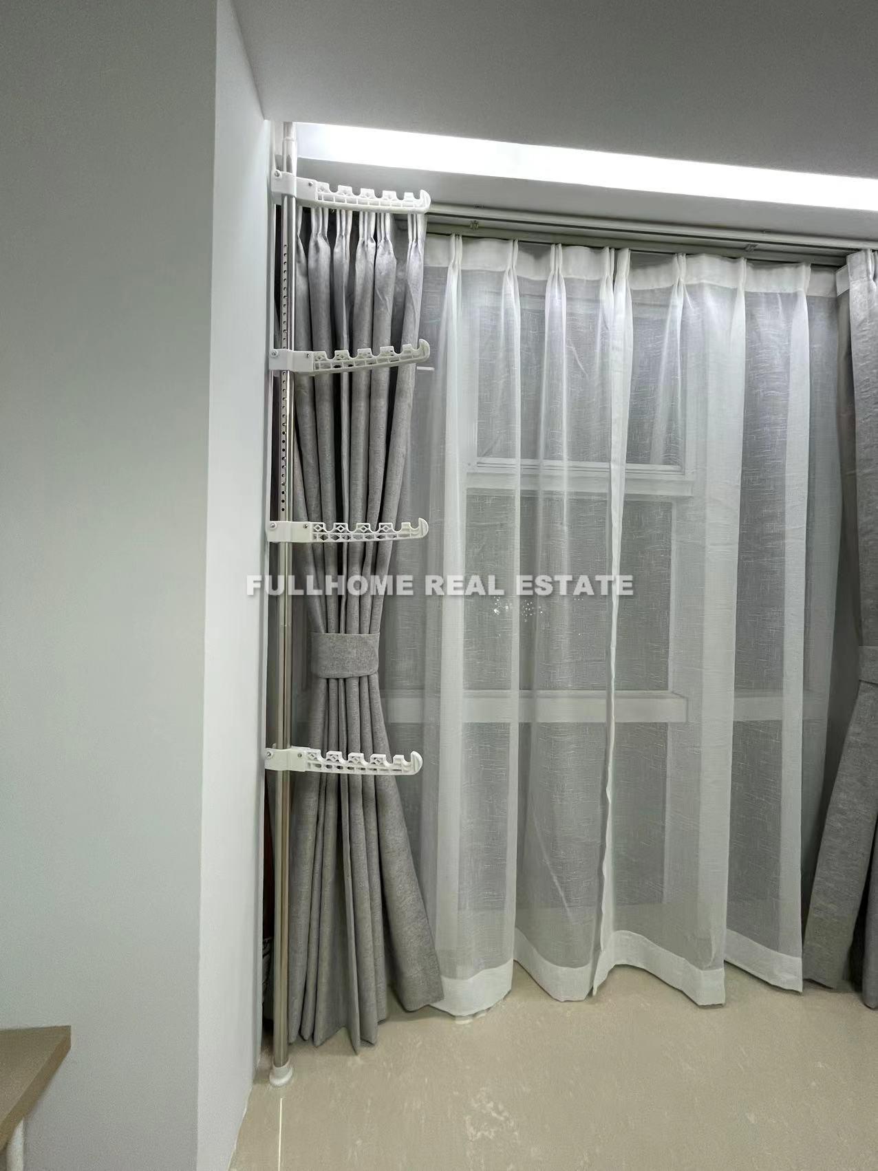 Same compound: Grand Century Place, 1 bedrooms in Shanghai
