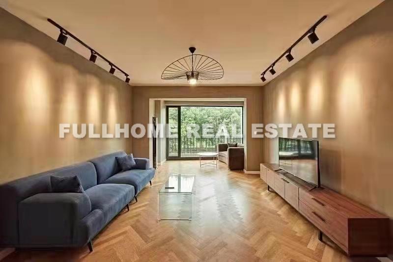 Same compound: Hengfeng Gubei Jiayuan, 2 bedrooms in Shanghai