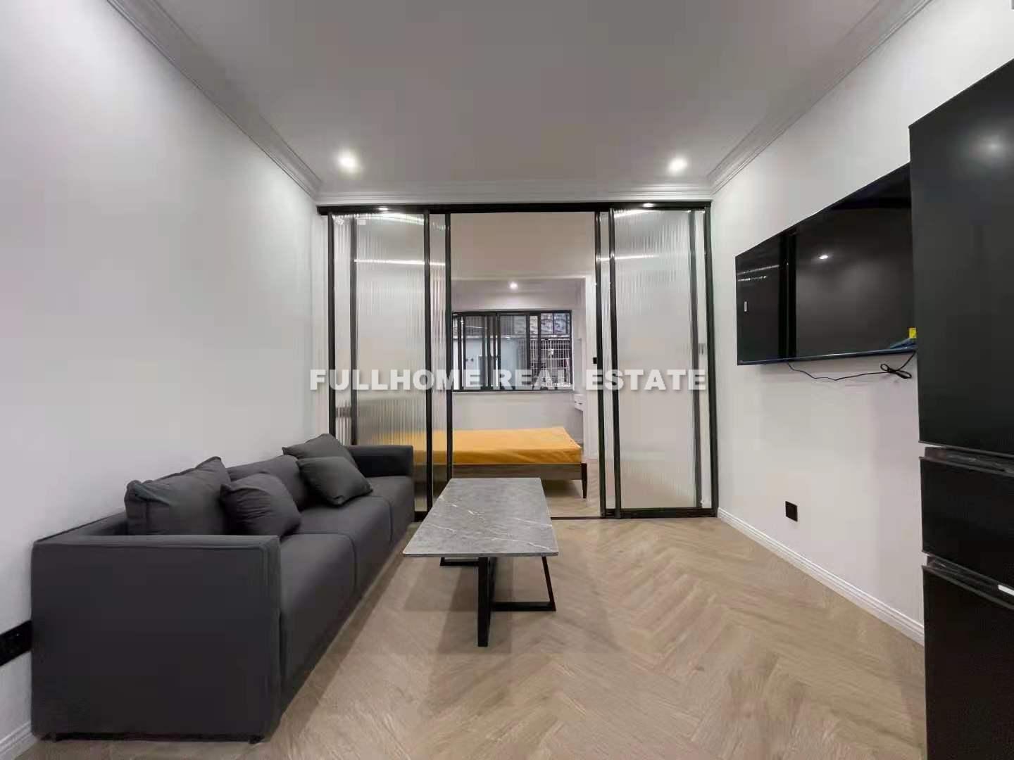 Similar property: Lane 1-1000 Zhaojiabang Road Old House, 1 bedrooms, 50 sqm in Shanghai