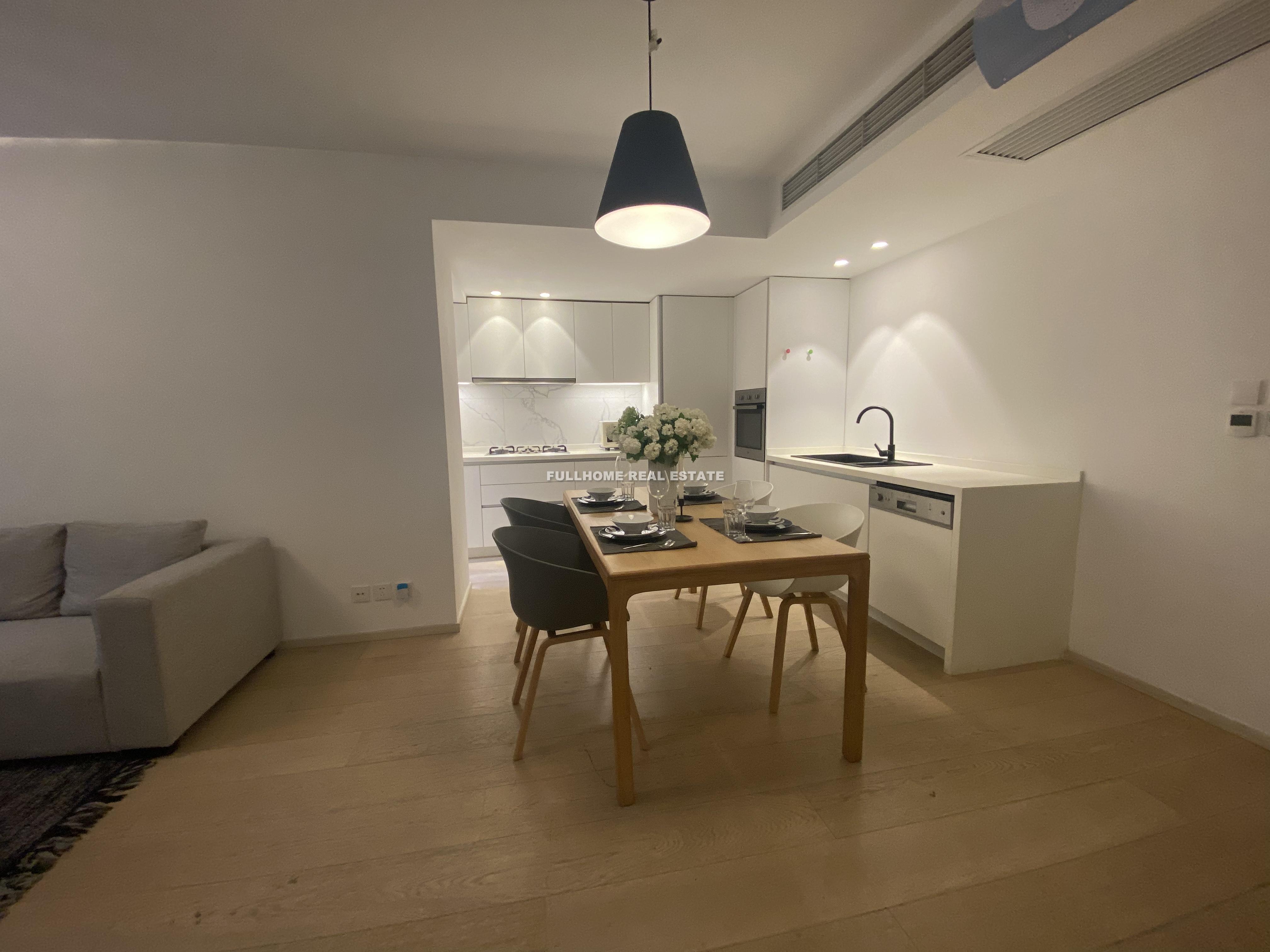The Courtyards - 3 bedroom apartment in Shanghai, Jing An, Downtown