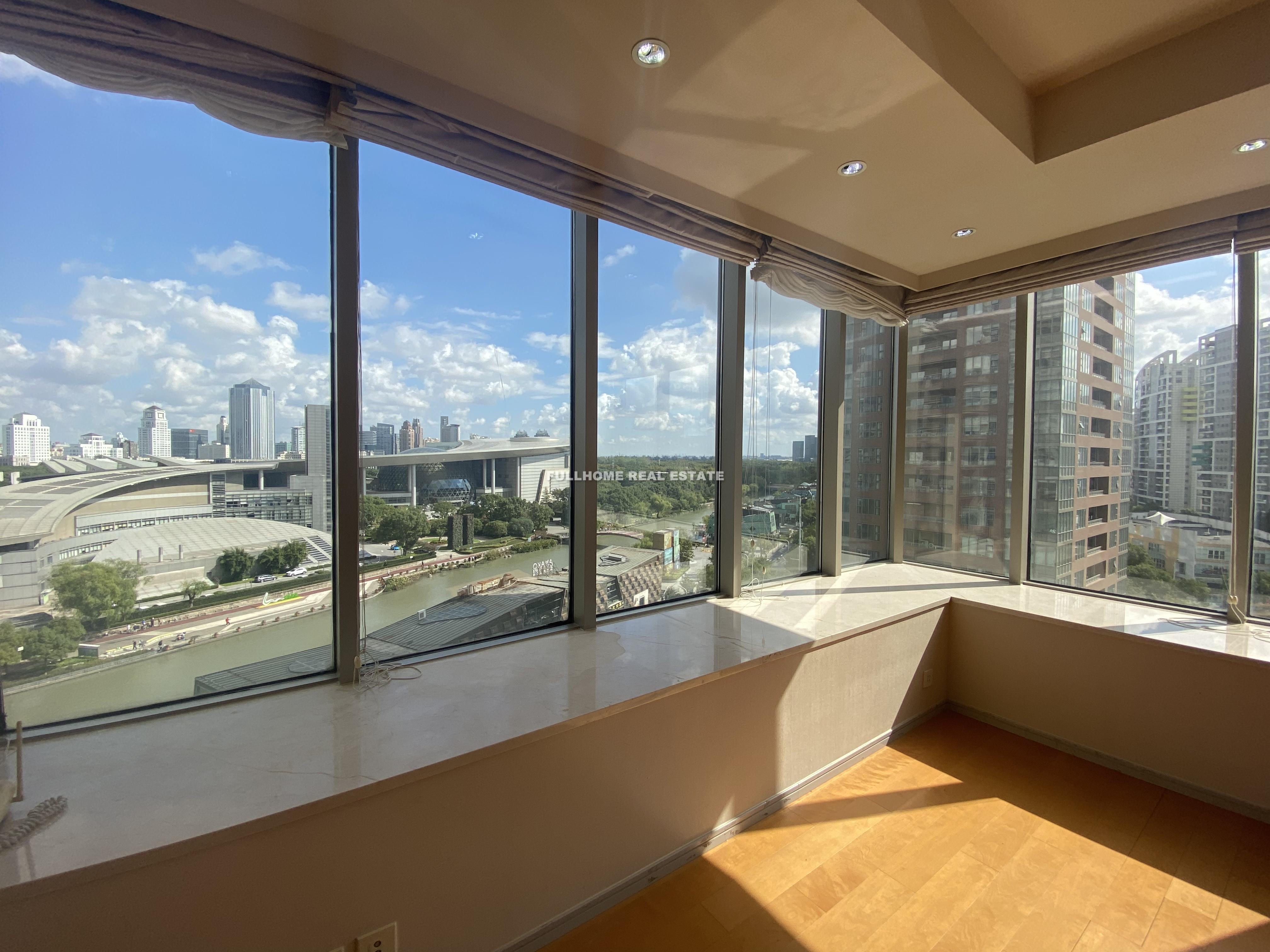 Same compound: Donghe Apartment, 3 bedrooms in Shanghai