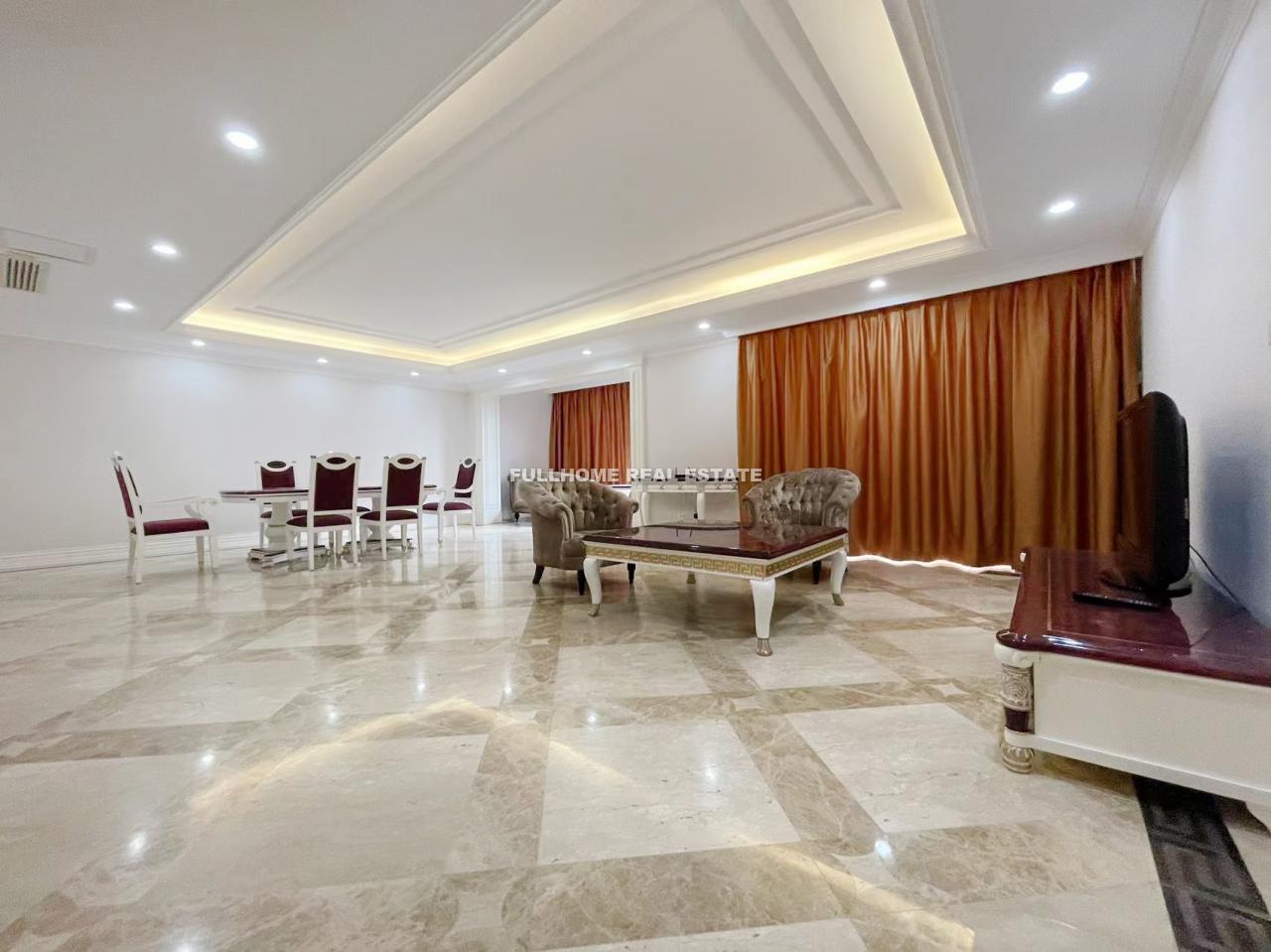 Chateau Edinburg - 4 bedroom apartment in Beijing, Sanlitun