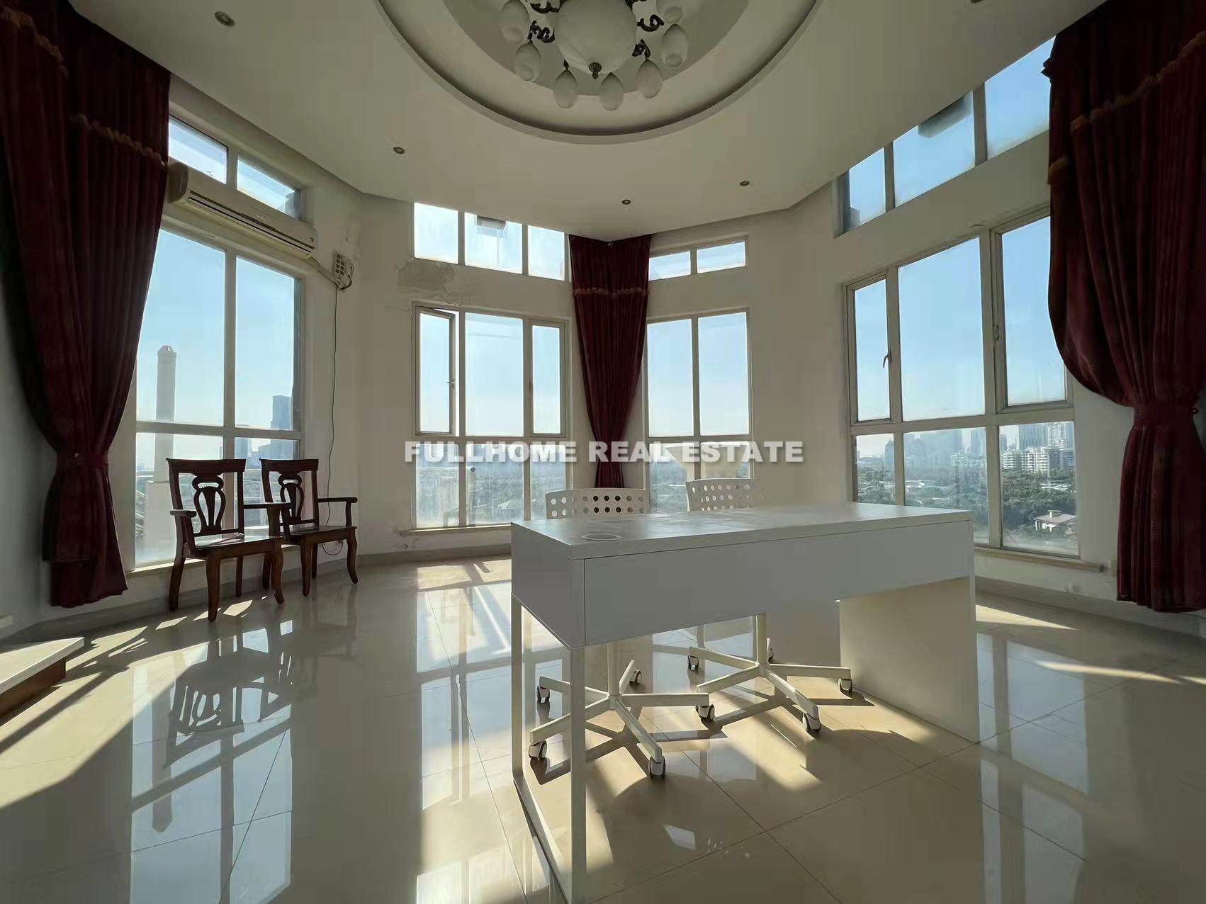 Same compound: Golden Vienna, 4 bedrooms in Shanghai