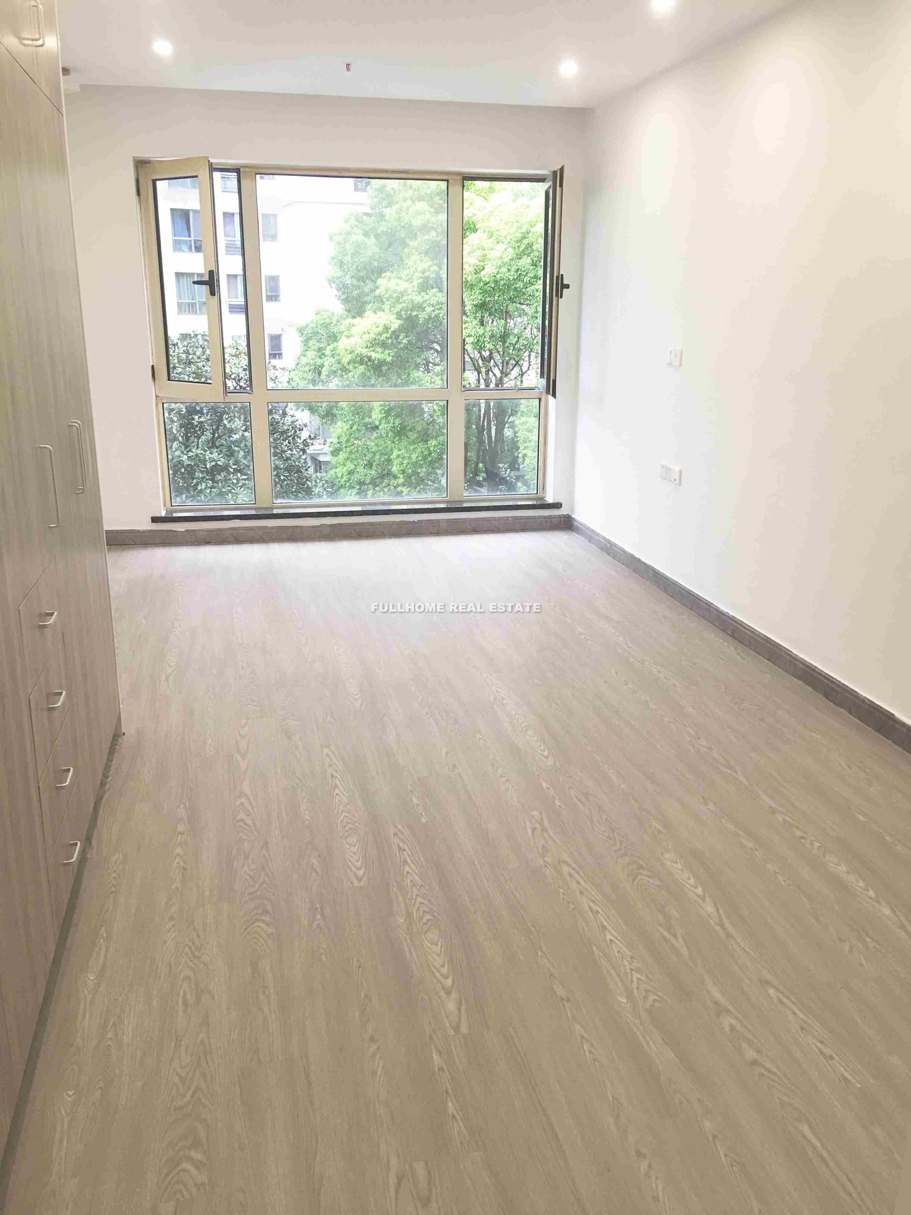 Similar property: East Huaihai Apartment, 1 bedrooms, 50 sqm in Shanghai
