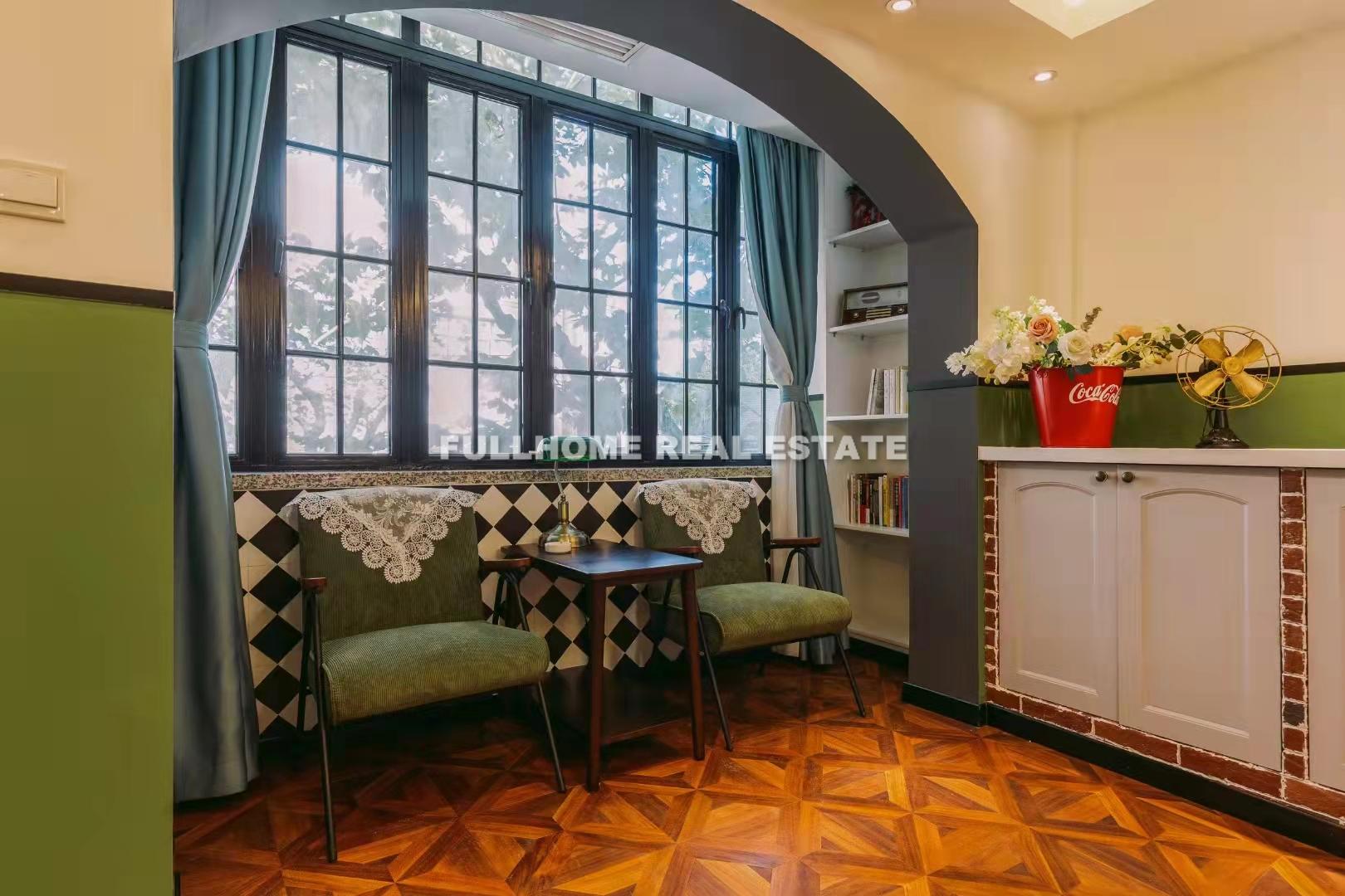 Same compound: Lane 1-1000 North Shanxi Road Old House, 2 bedrooms in Shanghai
