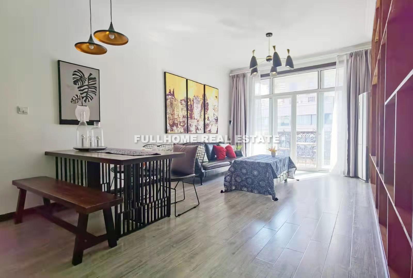 Same compound: Yude Apartment, 3 bedrooms in Shanghai