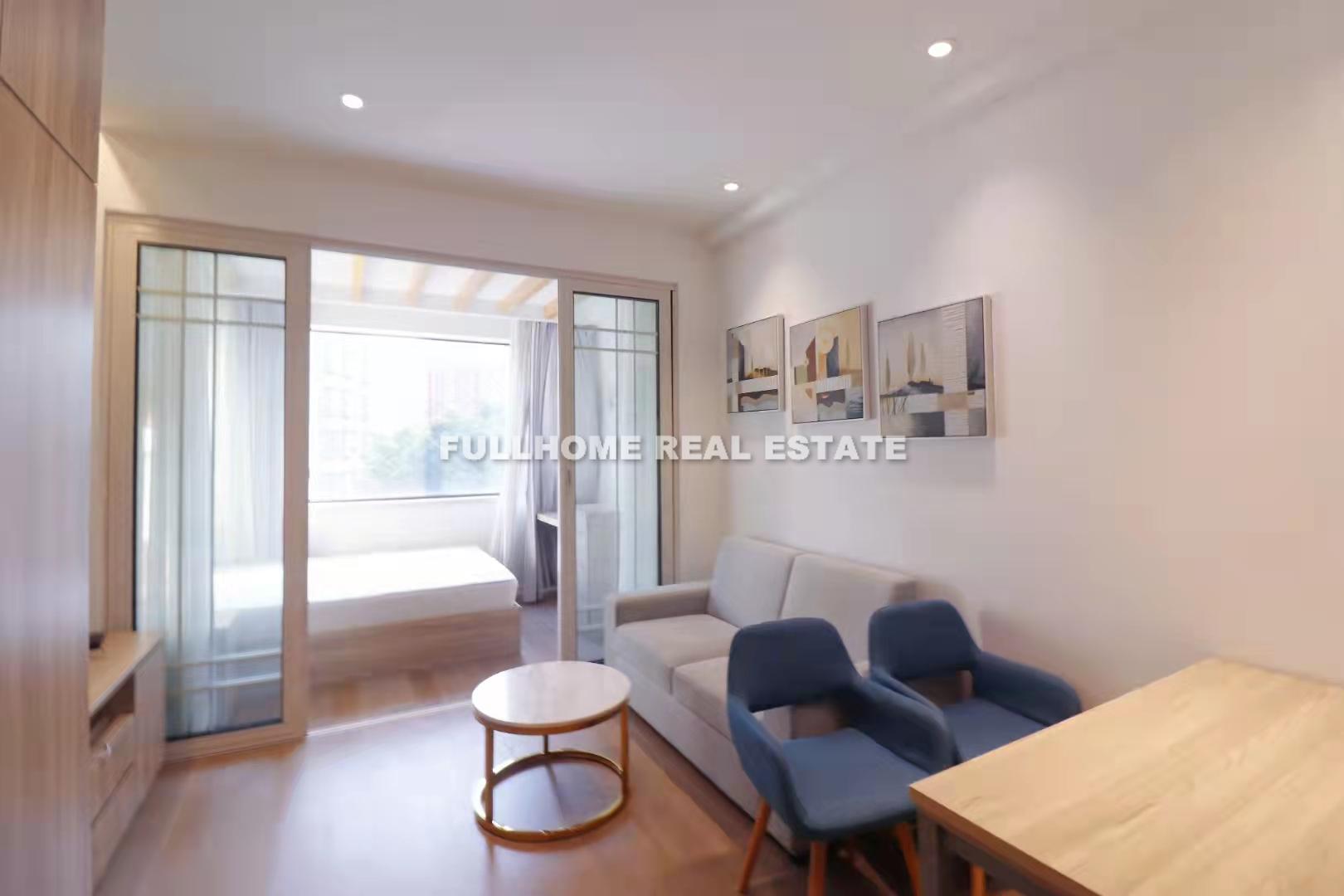 Same compound: Lane 200-300 Jiashan Road Old House , 1 bedrooms in Shanghai