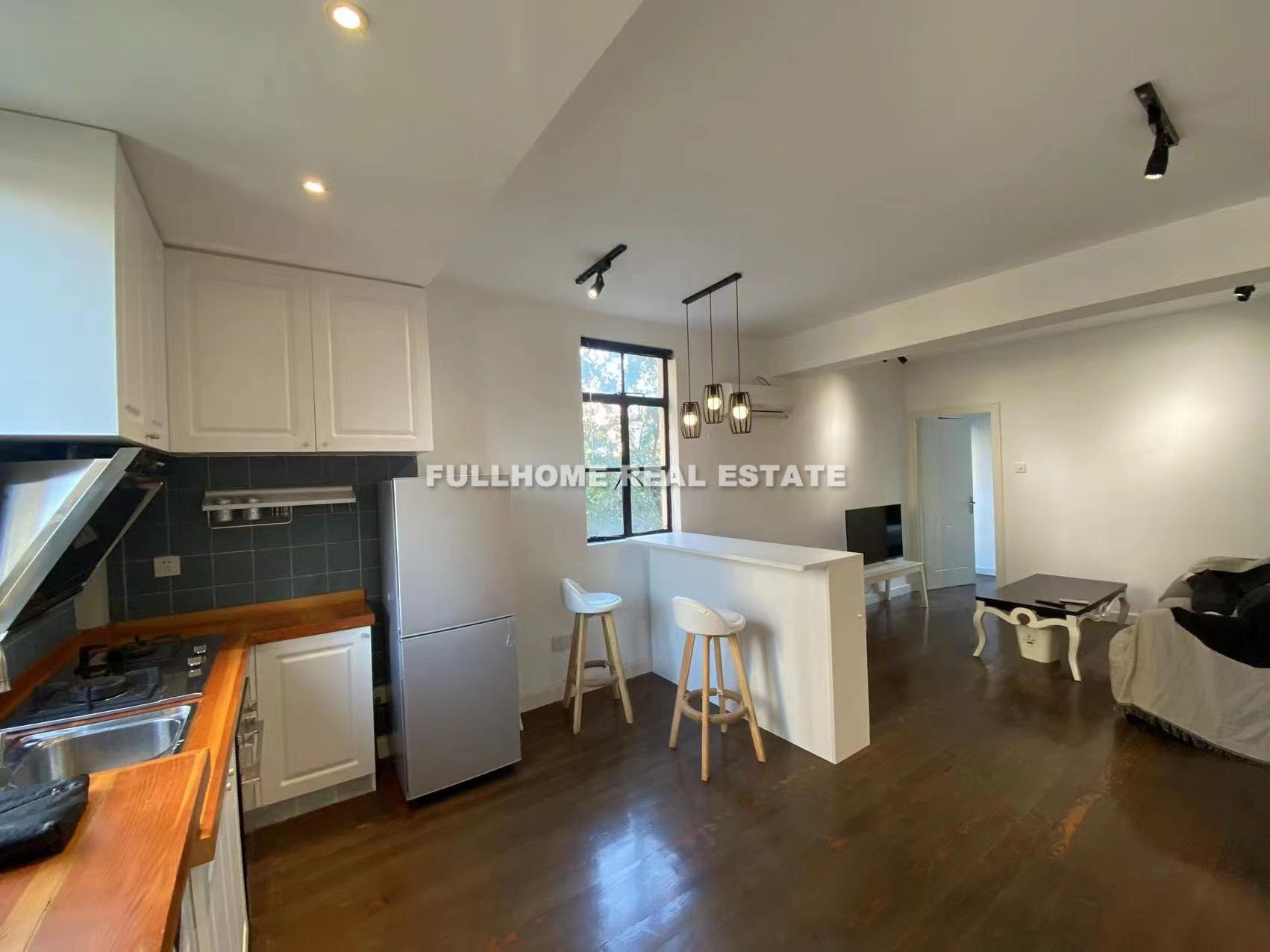 Similar property: Lane 1-300 Yongjia Road Old House , 1 bedrooms, 65 sqm in Shanghai