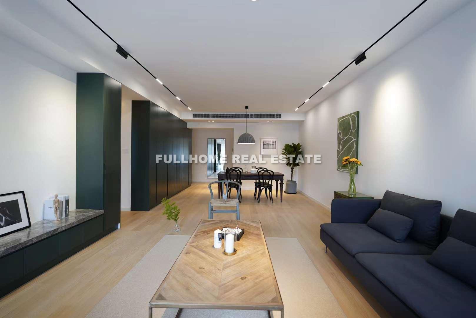 Same compound: Oriental Manhattan, 3 bedrooms in Shanghai