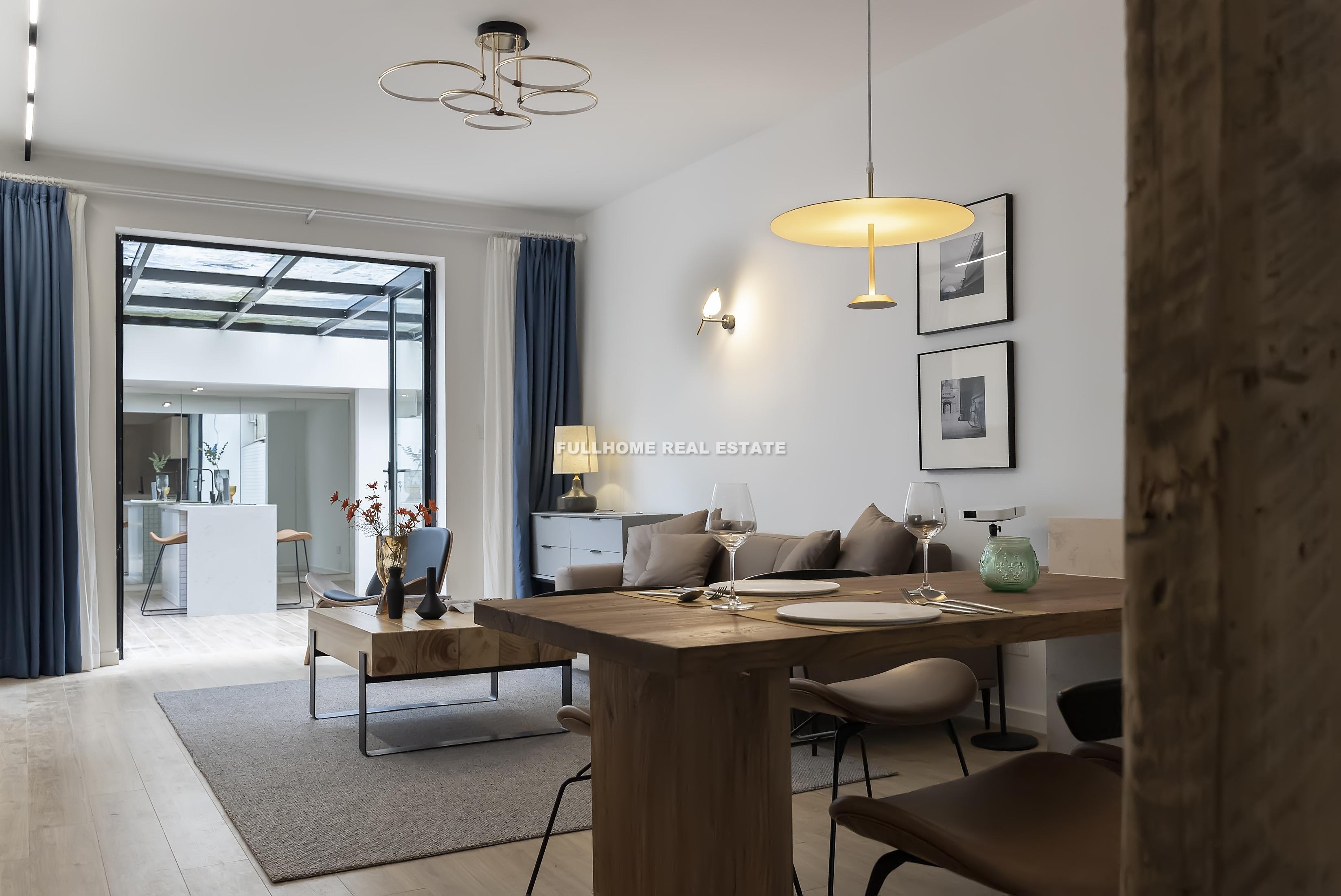 Same compound: Lane 31 Wulumuqi Road Old House	, 1 bedrooms in Shanghai