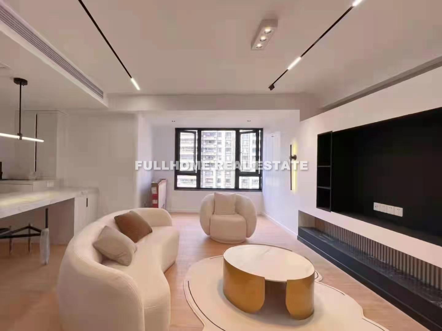 HuiLong New Town - 4 bedroom apartment in Shanghai, Xintiandi, Downtown