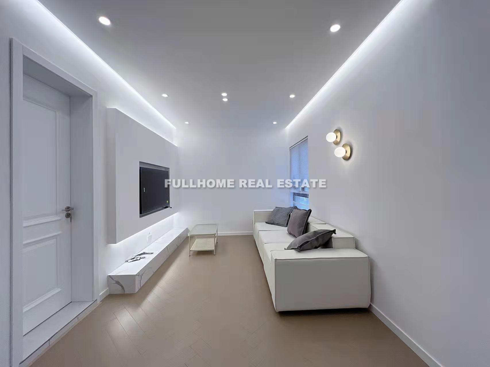 Same compound: Hongqiao Riviera Garden, 1 bedrooms in Shanghai