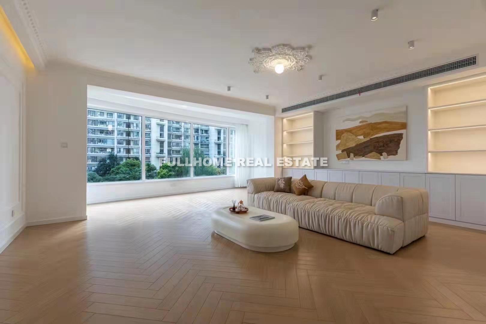 Top Of City - 4 bedroom apartment in Shanghai, People Square, Downtown