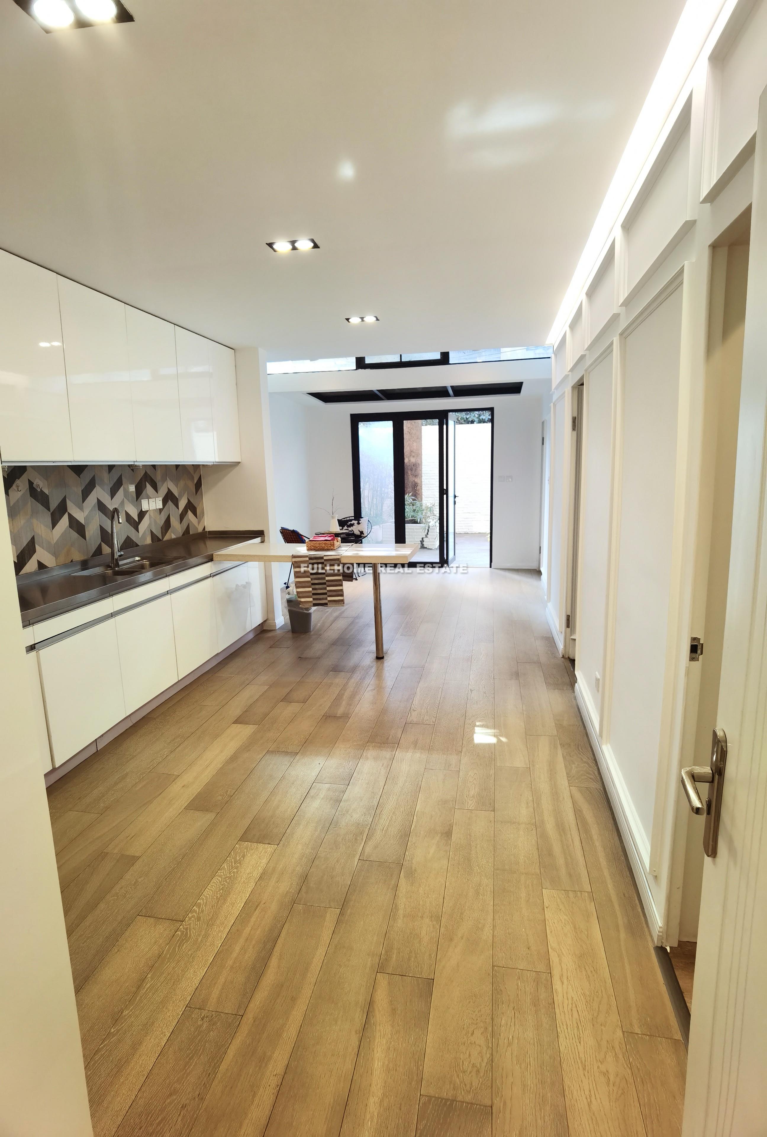 Wen Yuan Cun - 2 bedroom apartment in Shanghai, Downtown, Downtown