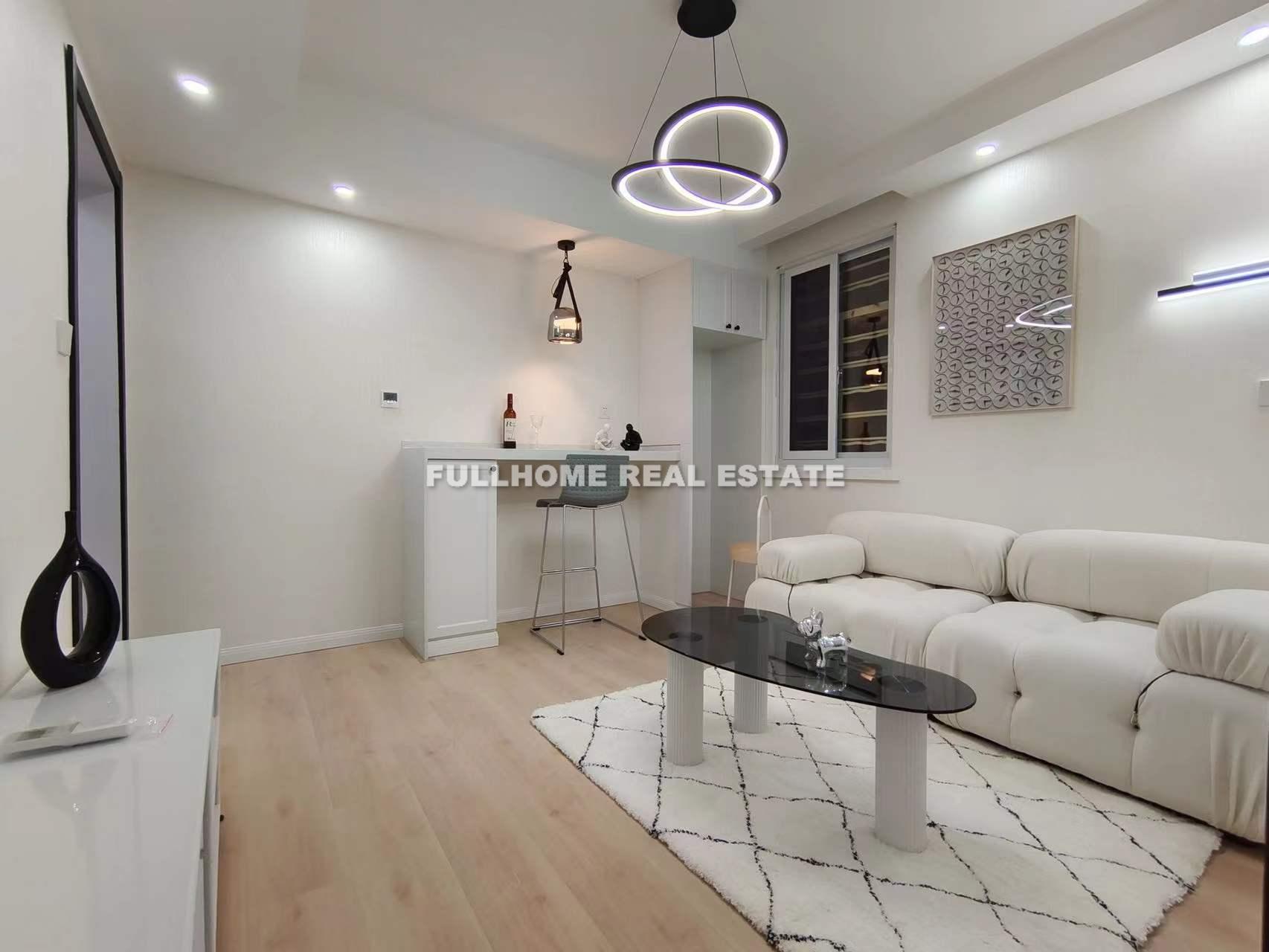 Same compound: Lane 100-600 Yanpin Road Old House, 1 bedrooms in Shanghai