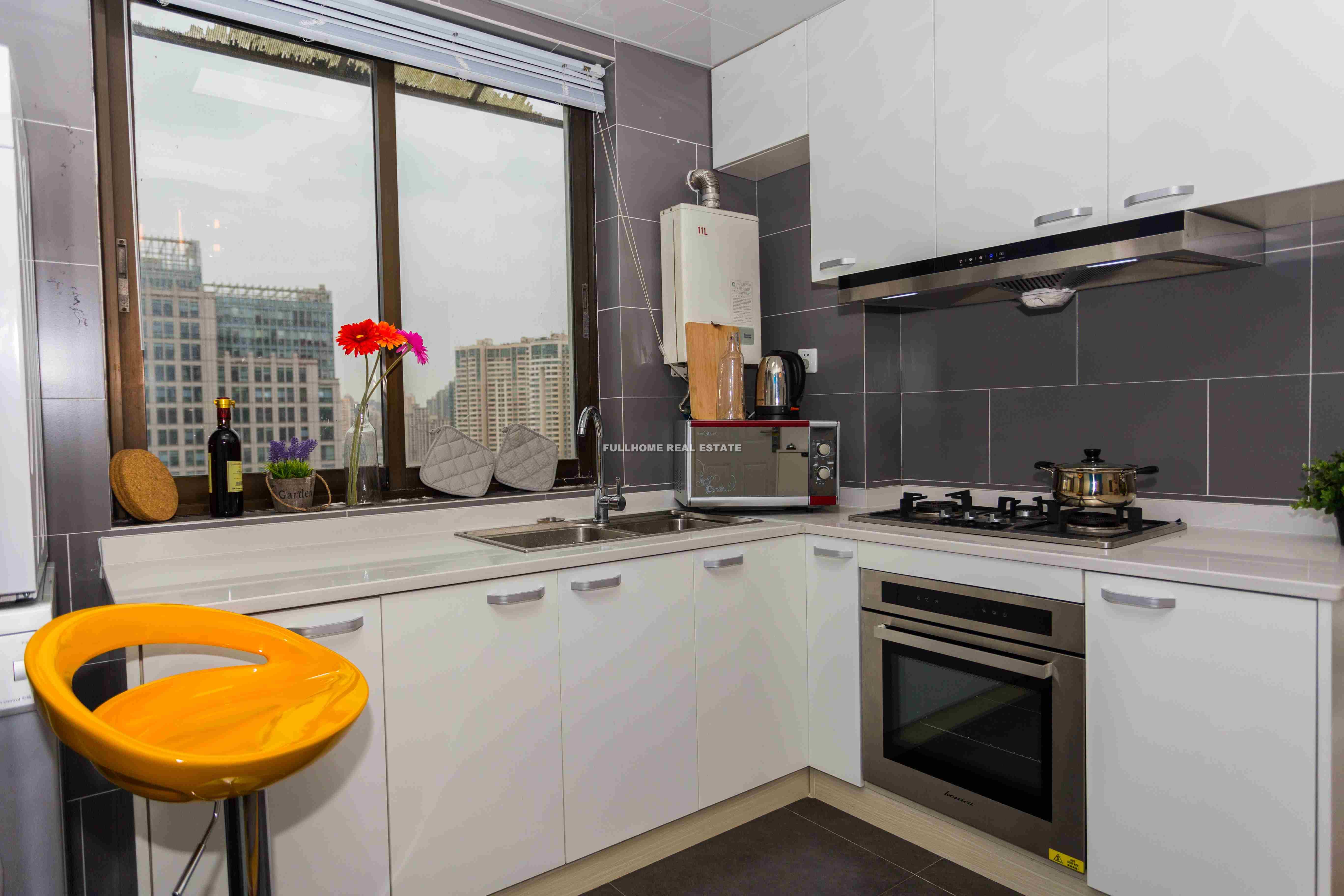 Zhao Jia Qiao - 3 bedroom apartment in Shanghai, Jing An, Downtown