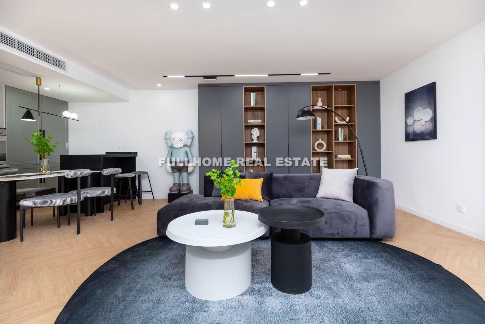 Same compound: Shuangqian Apartment, 3 bedrooms in Shanghai