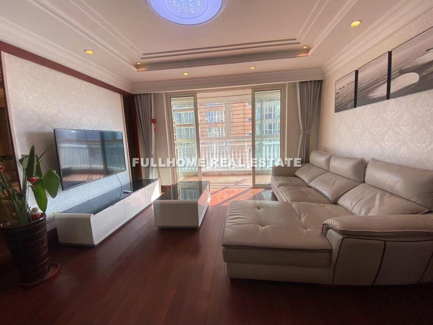 Same compound: Jingan Yige, 3 bedrooms in Shanghai