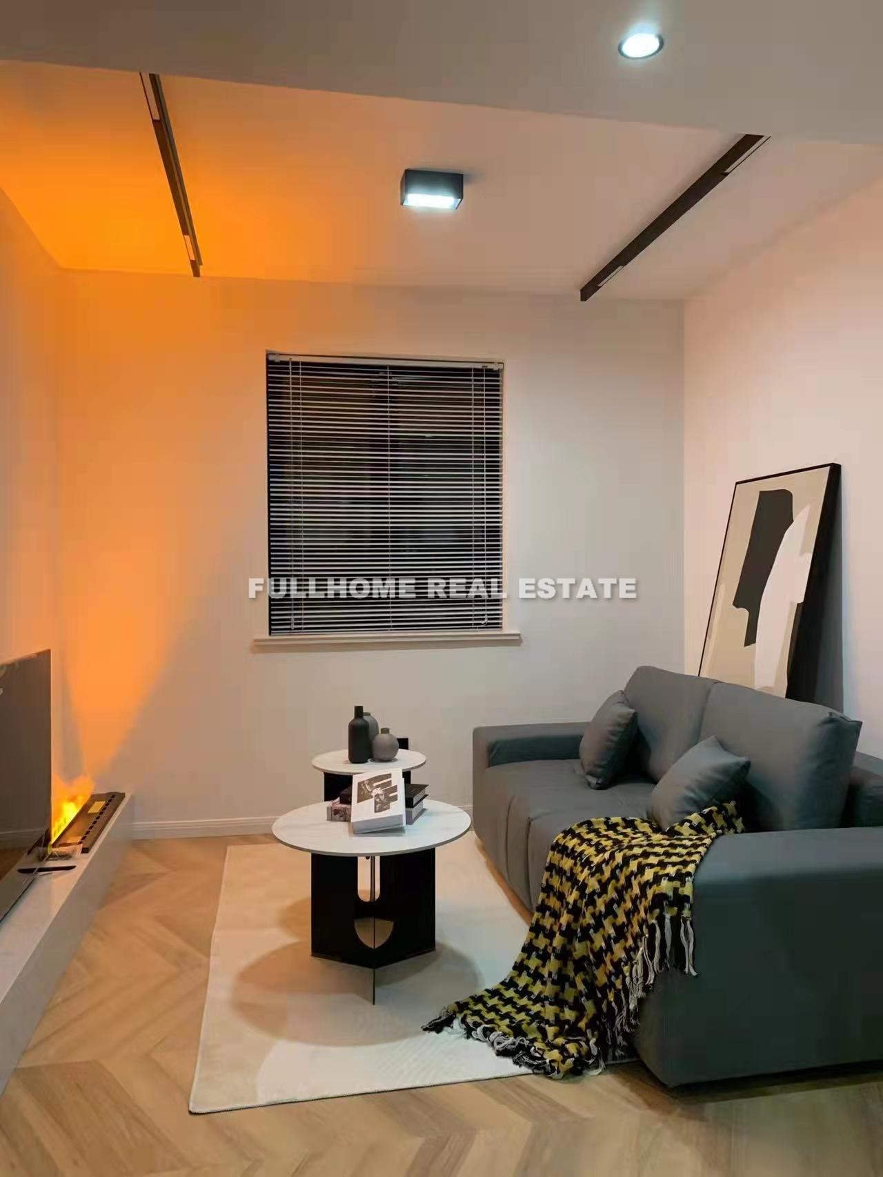 Same compound: Mike Apartment, 2 bedrooms in Shanghai