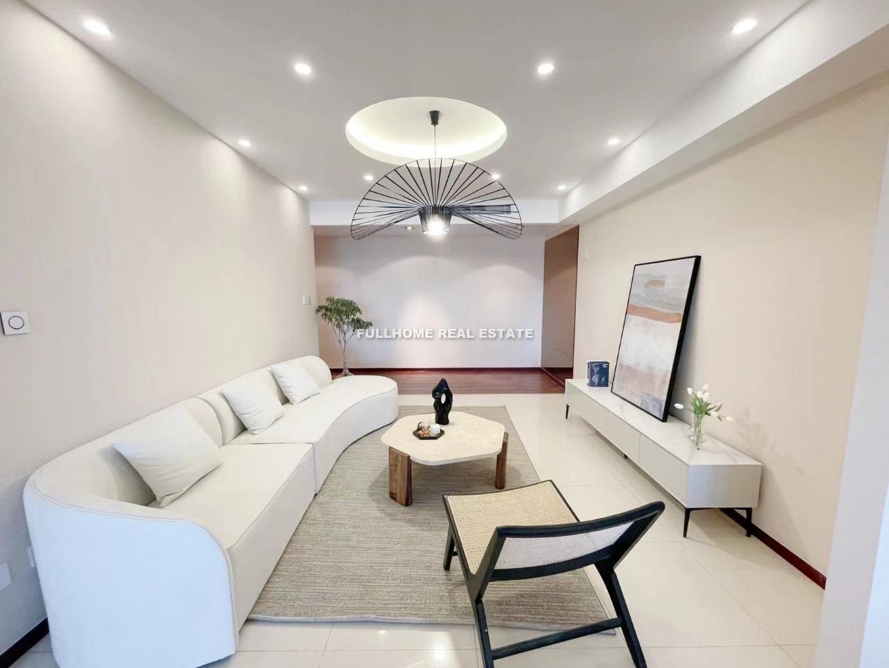 Sanlitun SOHO - 2 bedroom apartment in Beijing, Sanlitun