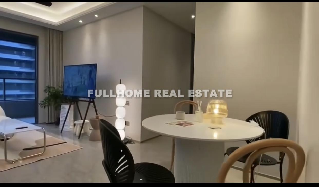 Same compound: Zhonghai Zhenrufu, 3 bedrooms in Shanghai
