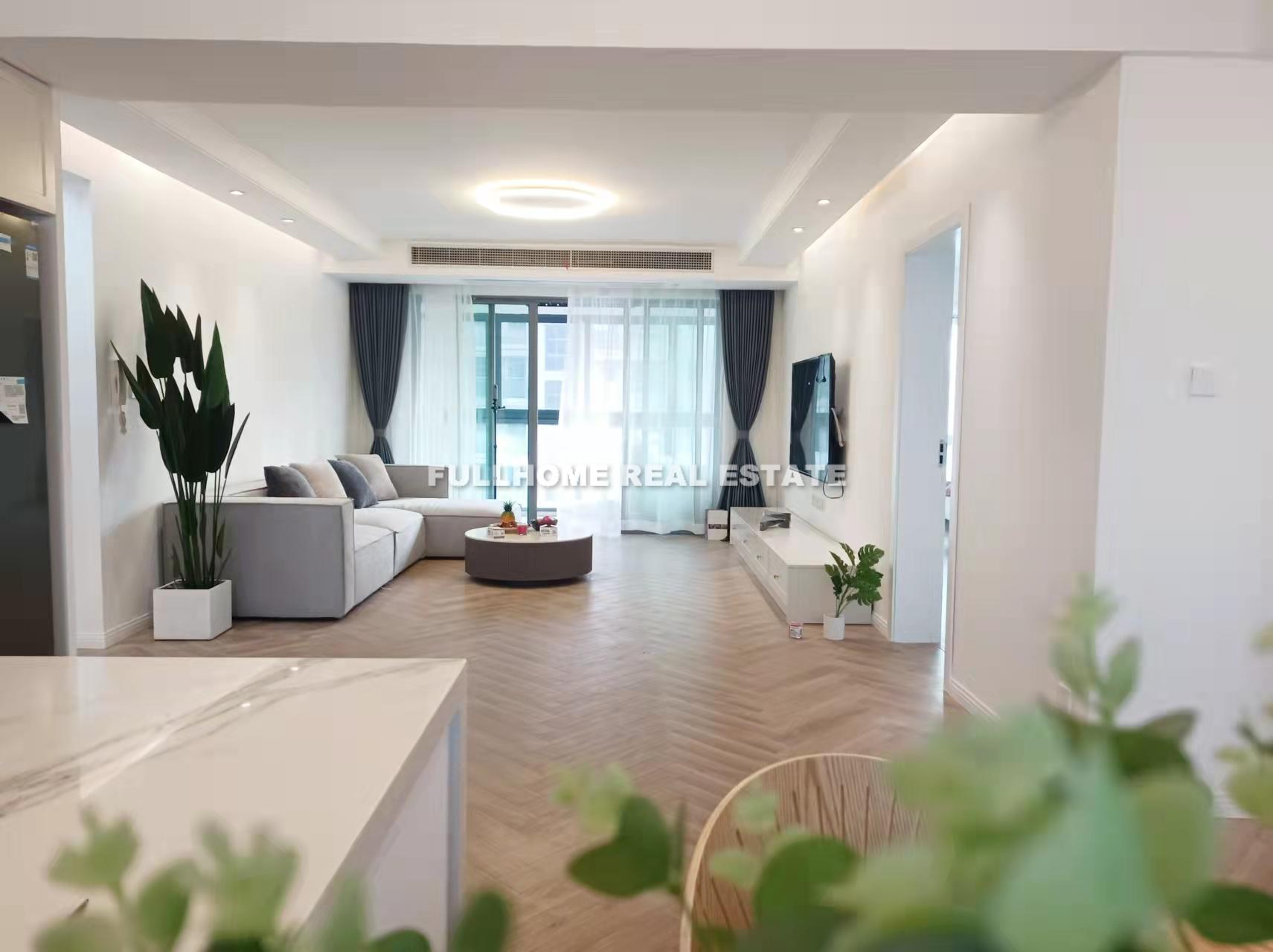 Same compound: HengSheng Yuan, 3 bedrooms in Shanghai