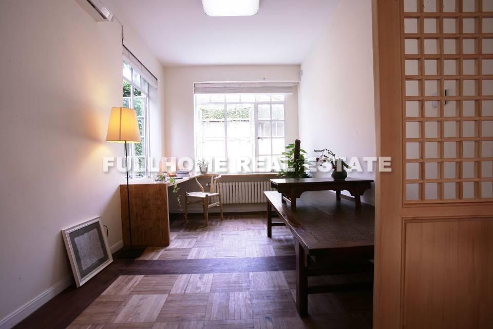 Same compound: Lane 1-500 Wukang Road Old House, 2 bedrooms in Shanghai