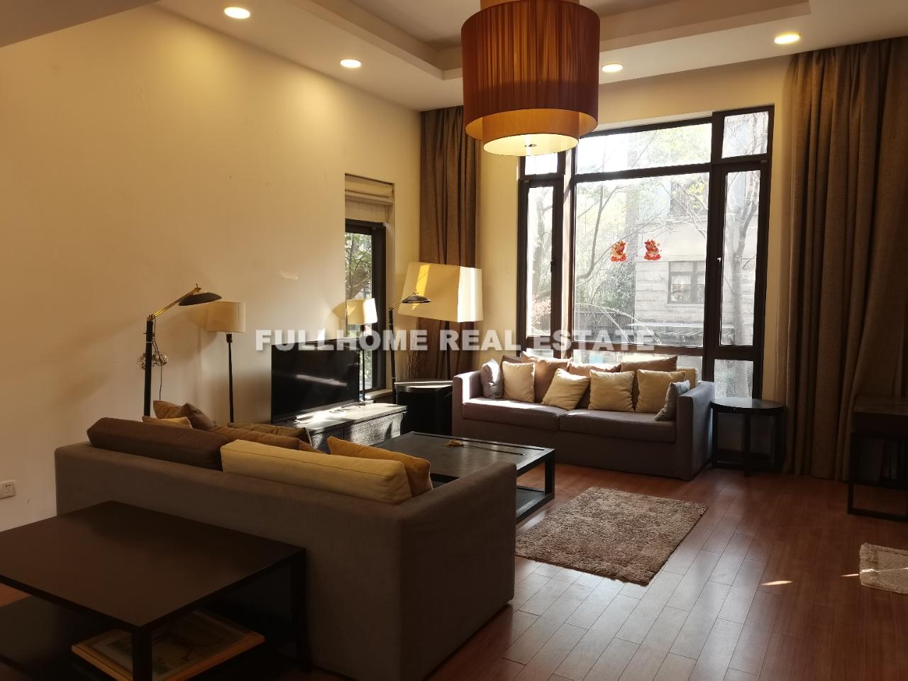 Similar property: Stratford, 5 bedrooms, 320 sqm in Shanghai