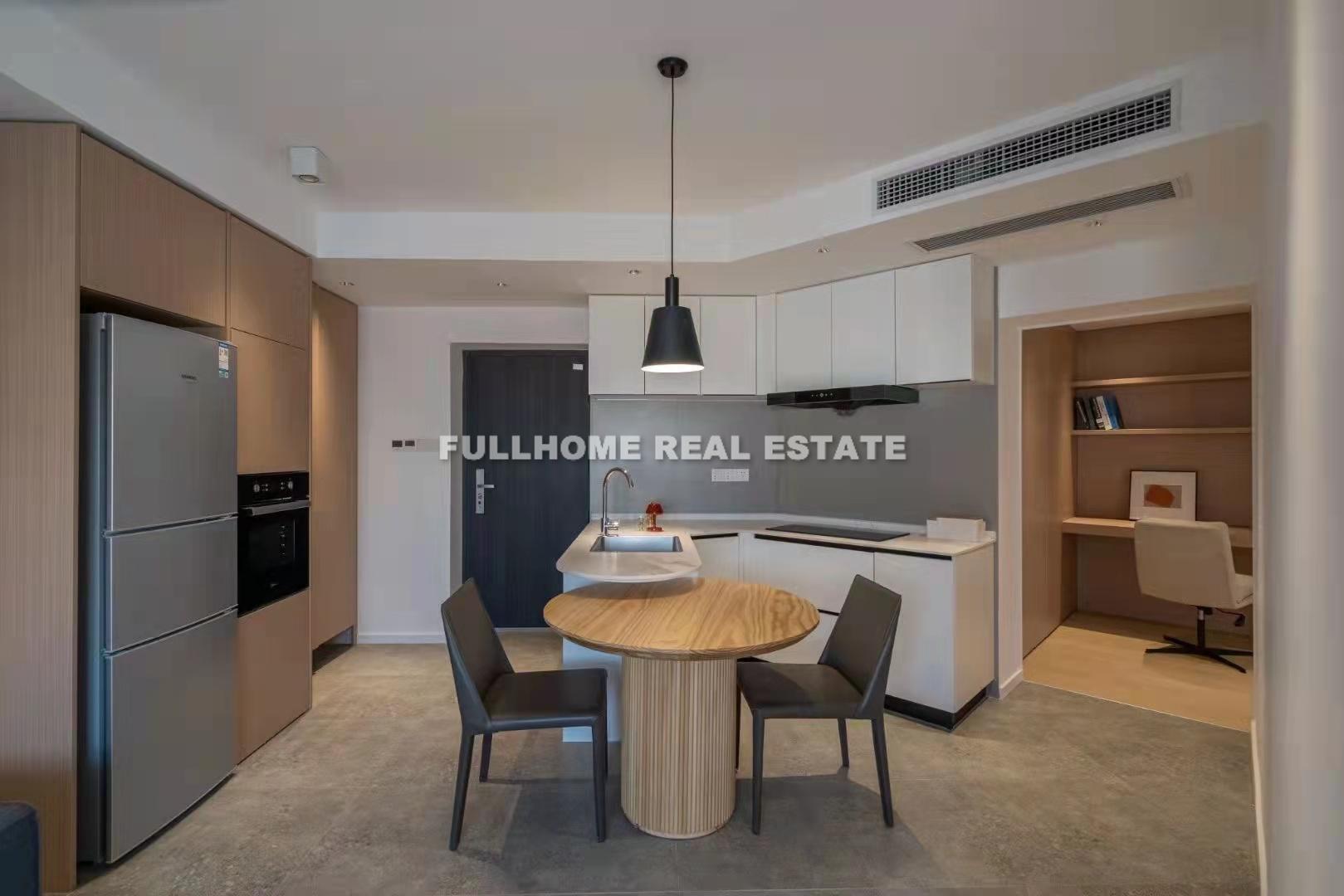 Hua Yuan Building - 2 bedroom apartment in Shanghai, Xujiahui, Downtown