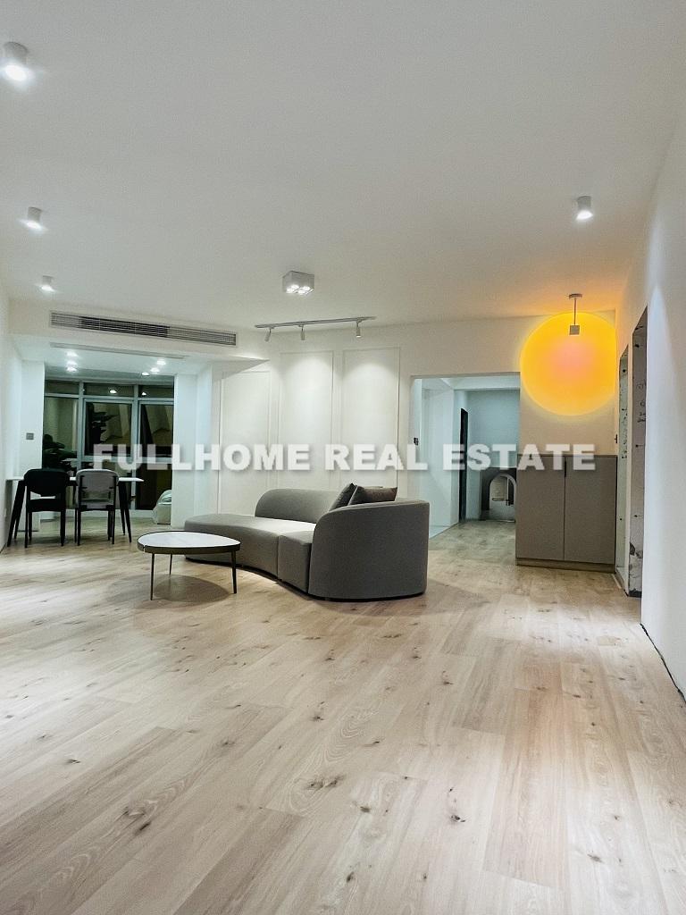 Same compound: Hengsen Apartment, 3 bedrooms in Shanghai