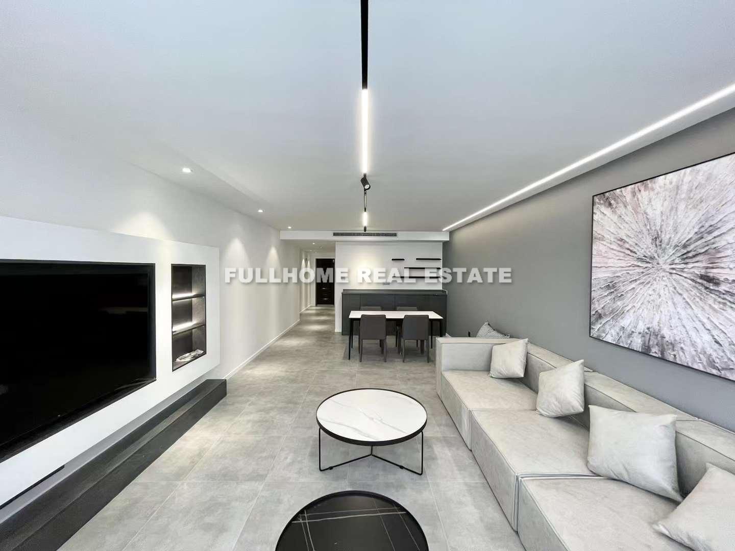 Hua Yuan Building - 2 bedroom apartment in Shanghai, Xujiahui, Downtown
