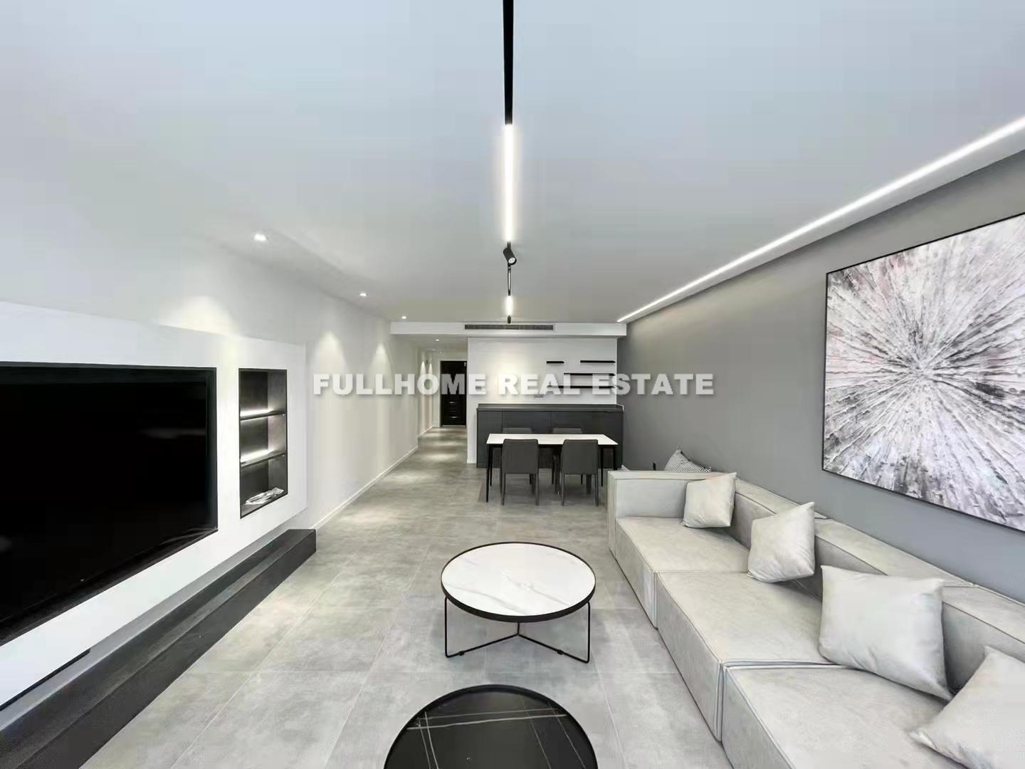 Hua Yuan Building - 2 bedroom apartment in Shanghai, Xujiahui, Downtown