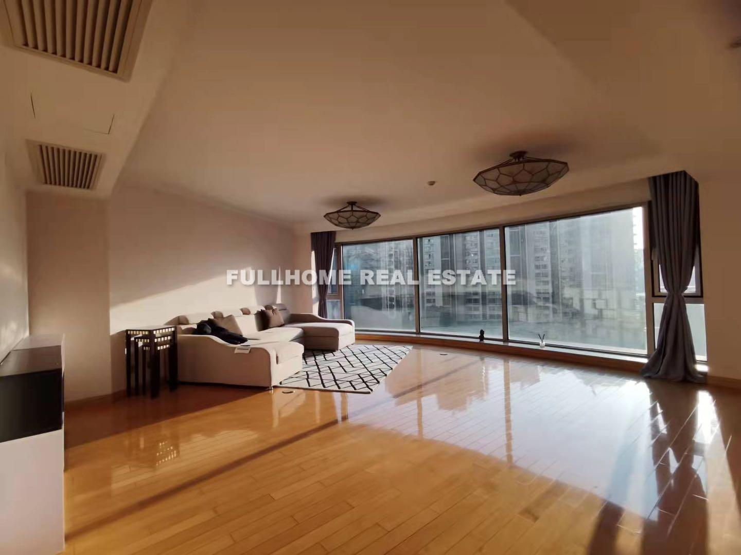 Shimao Riviera Garden - 4 bedroom apartment in Shanghai