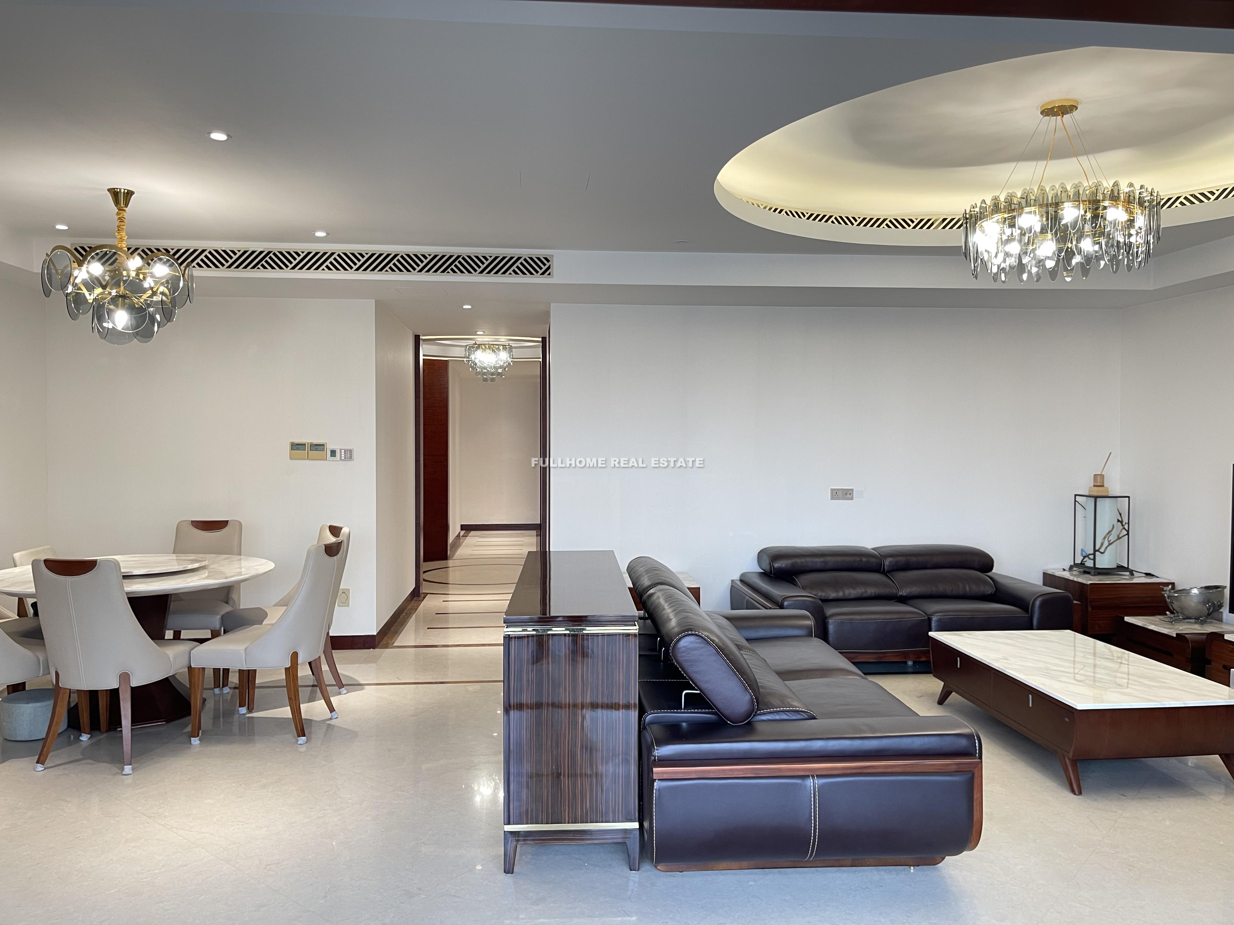 Similar property: Lv Cheng Huang Pu Wan, 4 bedrooms, 300 sqm in Shanghai