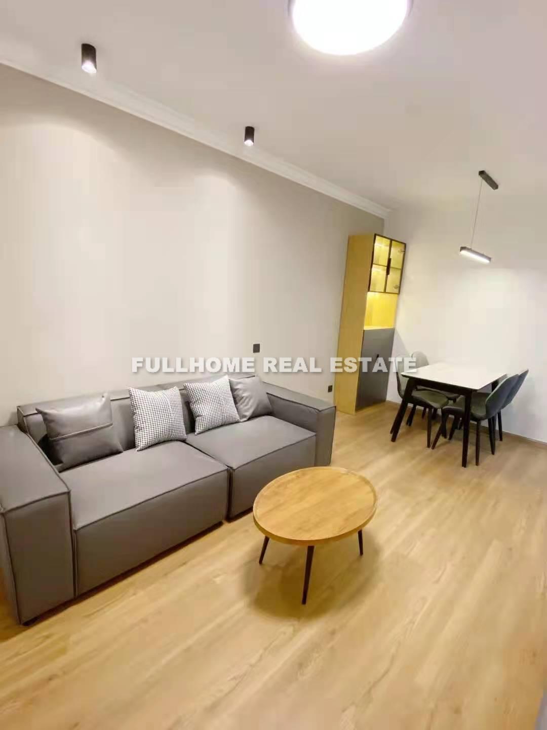 Same compound: Zhongzi Apartment, 1 bedrooms in Shanghai