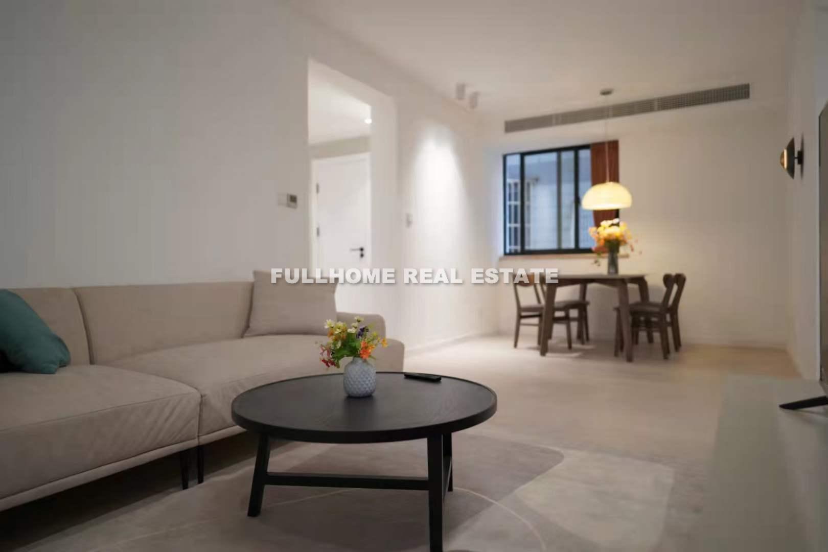 Same compound: Jin Xin Yuan, 2 bedrooms in Shanghai