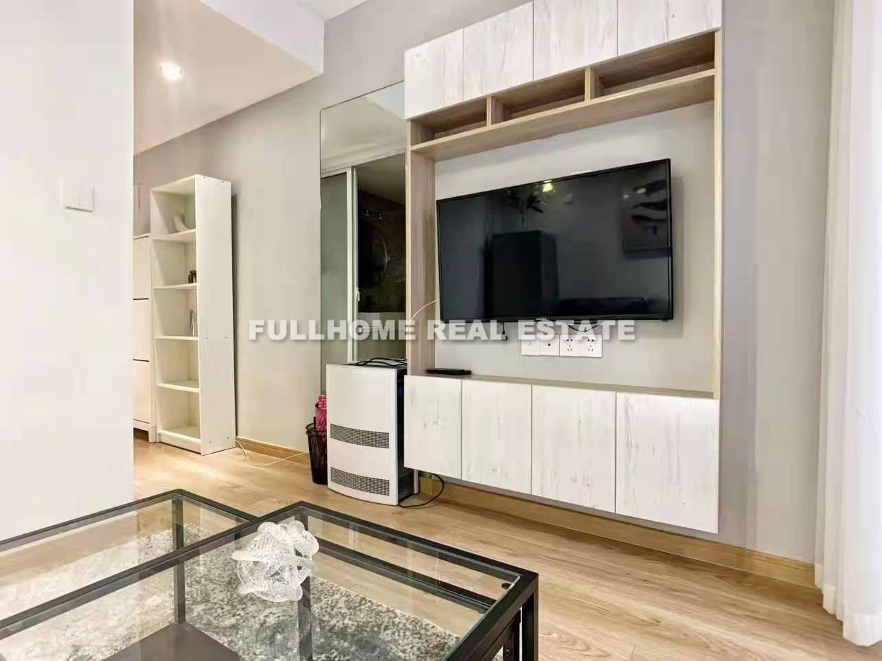 Same compound: No.1-1000 Zunyi Road Old House	, 1 bedrooms in Shanghai
