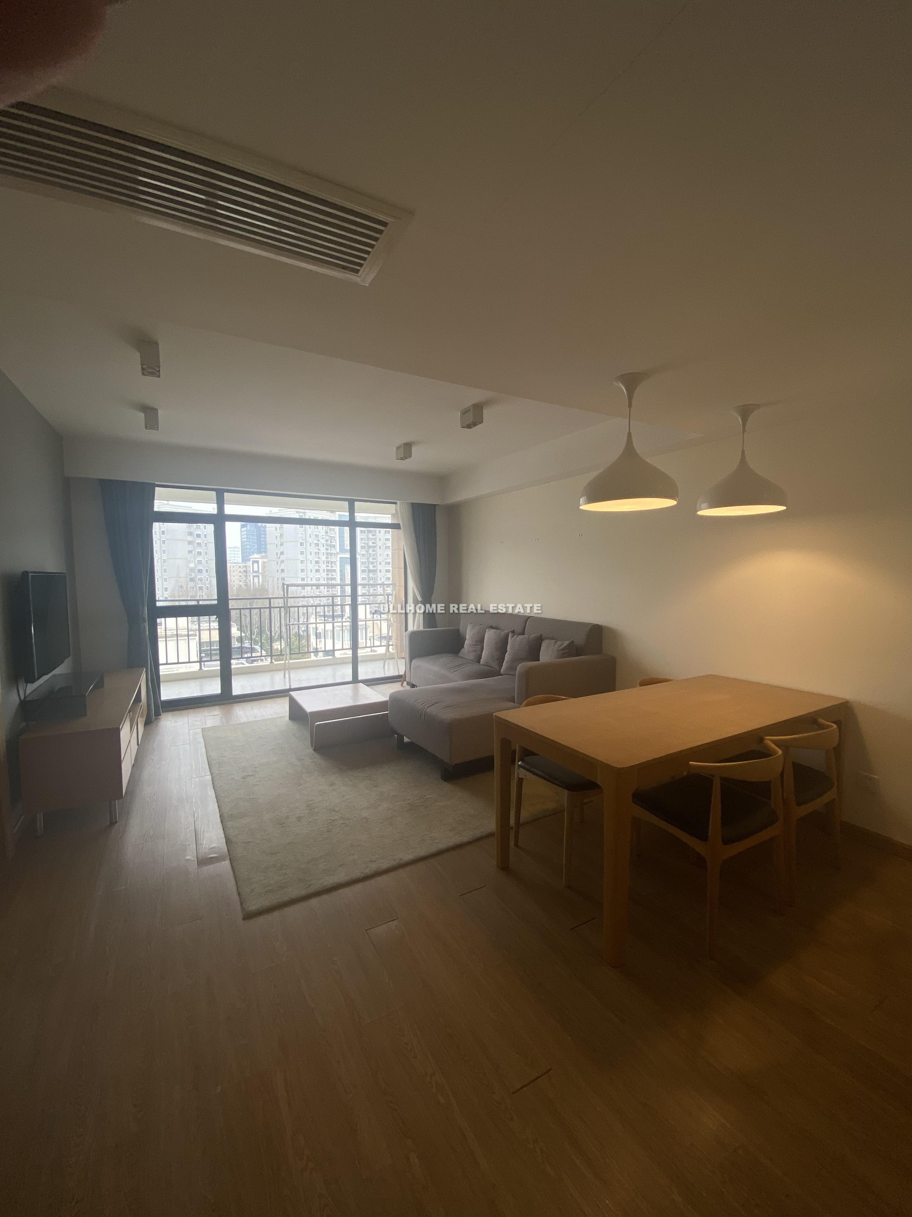 Same compound: Hua Yuan Mansion, 2 bedrooms in Shanghai