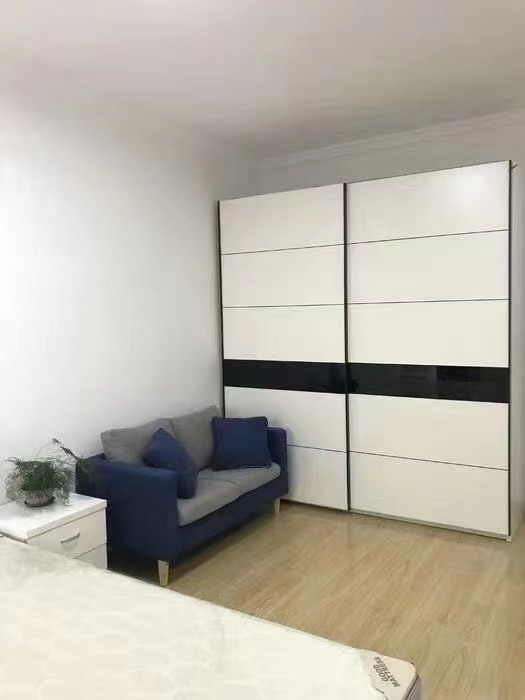 Similar property: No.1-700 Xinhua Road Old House, 2 bedrooms, 60 sqm in Shanghai
