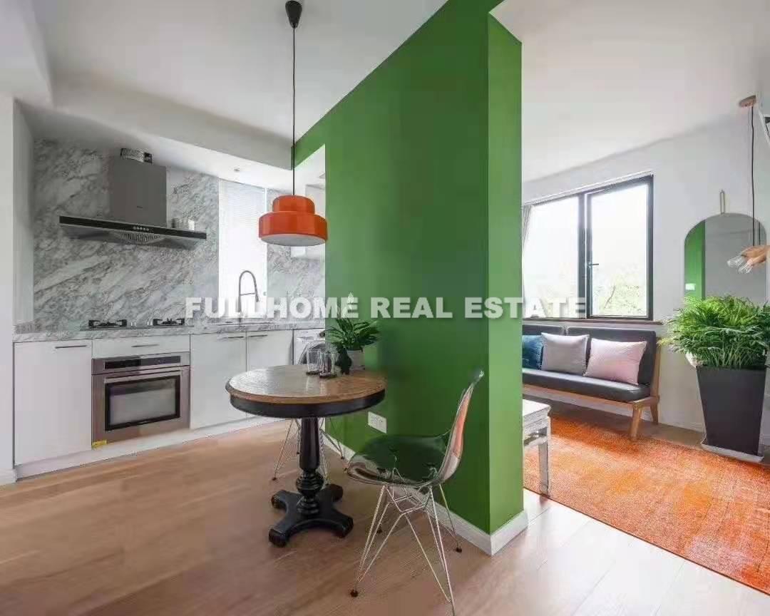 Same compound: Lane 200-300 Jiashan Road Old House , 1 bedrooms in Shanghai