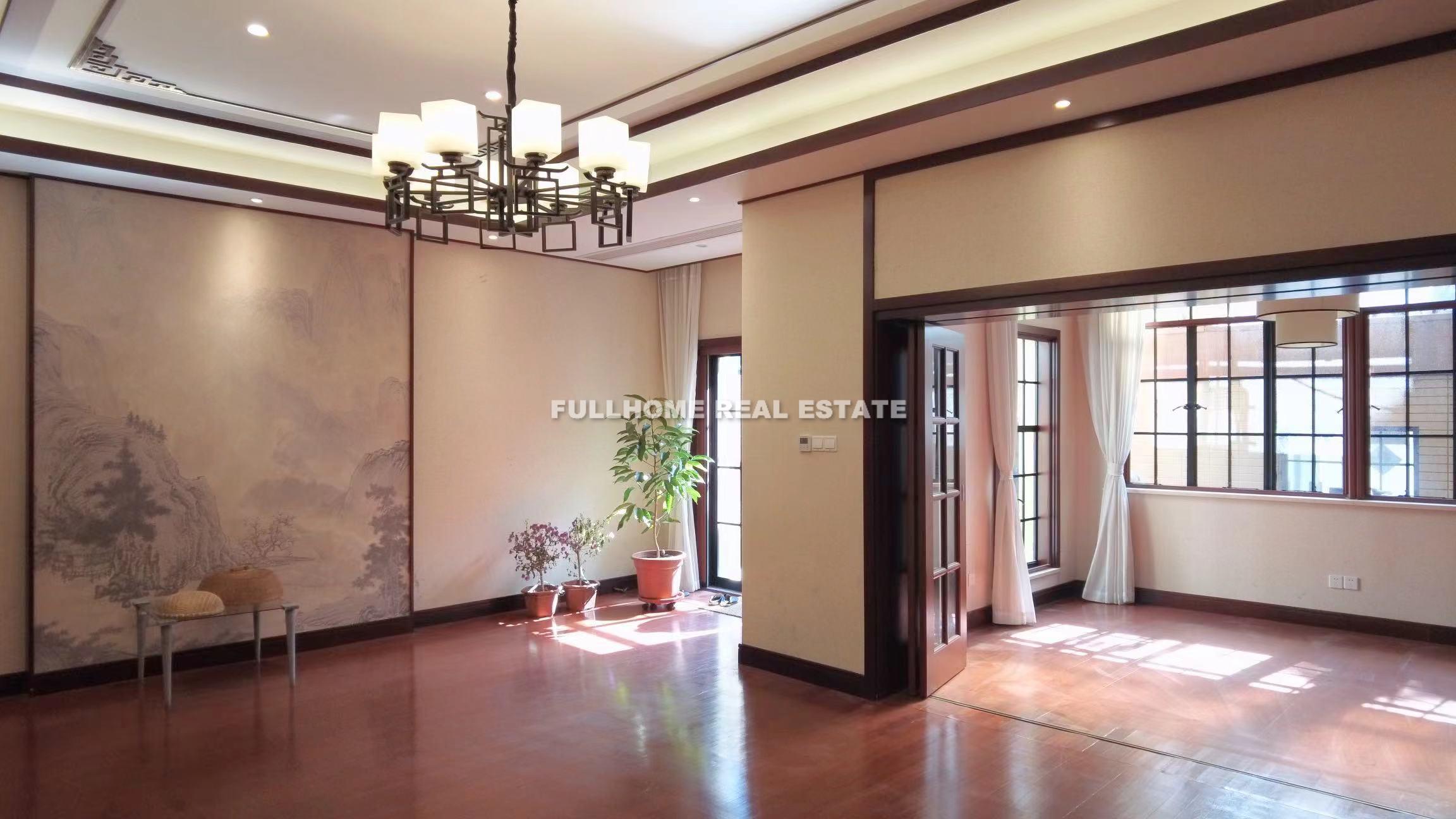 Lane 100-2000 West Nan Jing Road Old House - 2 bedroom apartment in Shanghai, Downtown, Downtown
