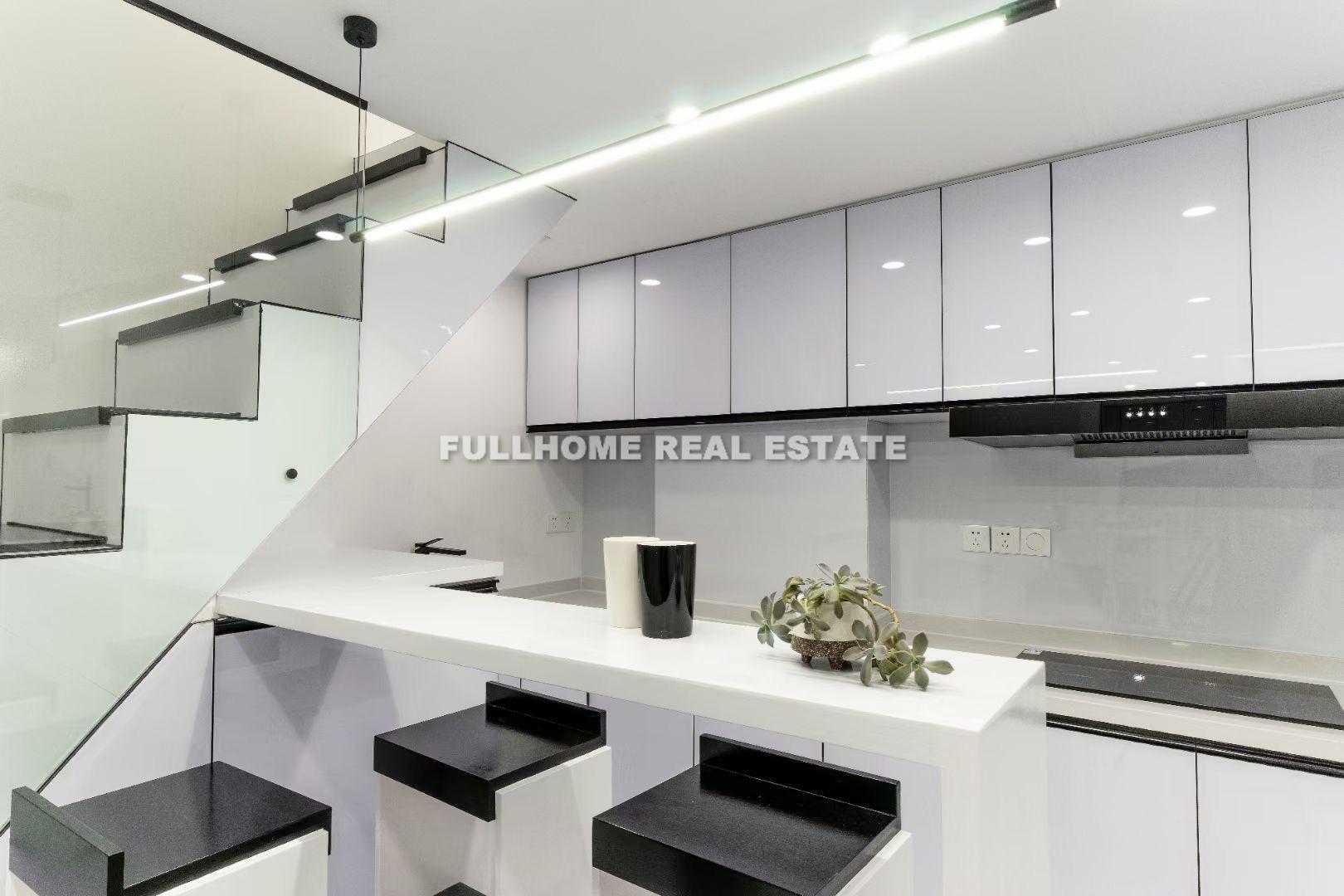 Lane 500-1200 Middle Yanan Road Old House - 2 bedroom apartment in Shanghai, Jing An, Downtown