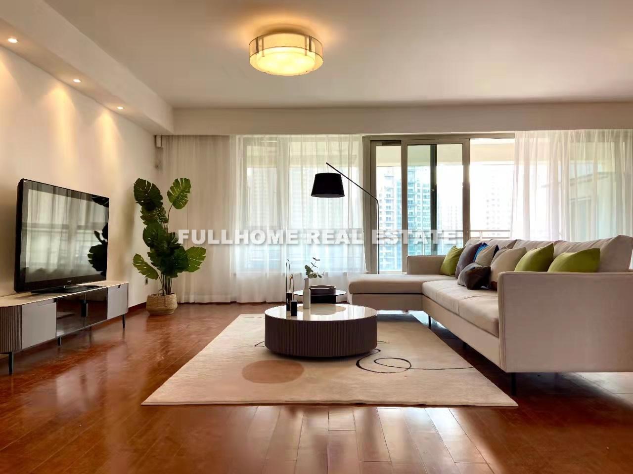 Similar property: Yanlord Town, 4 bedrooms, 270 sqm in Shanghai