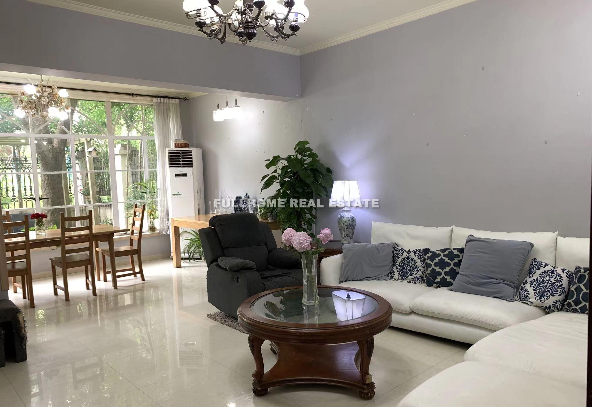 Similar property: Long Dong Garden, 4 bedrooms, 200 sqm in Shanghai
