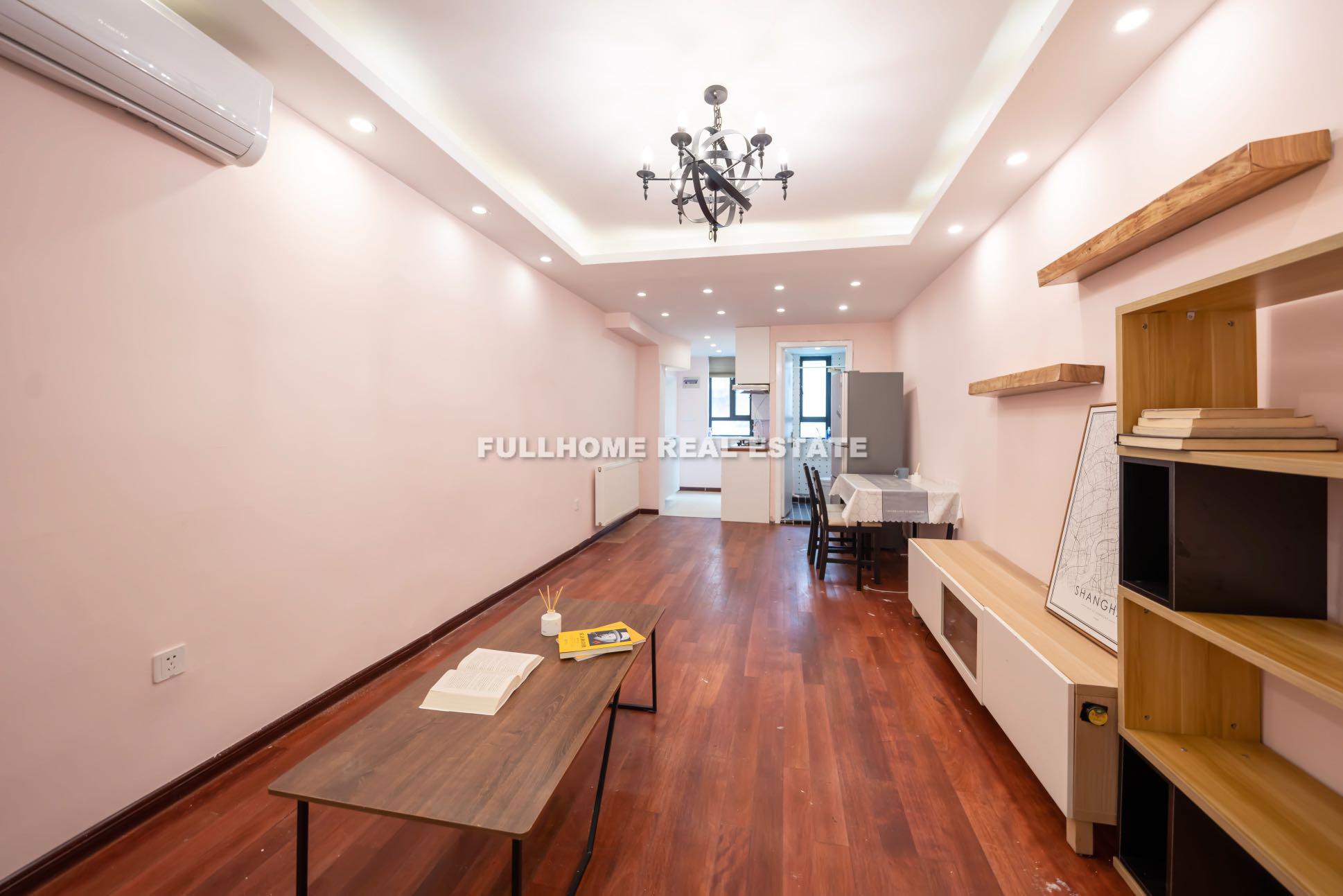 Same compound: Lane 1-100 Fenyang Road Old House, 1 bedrooms in Shanghai