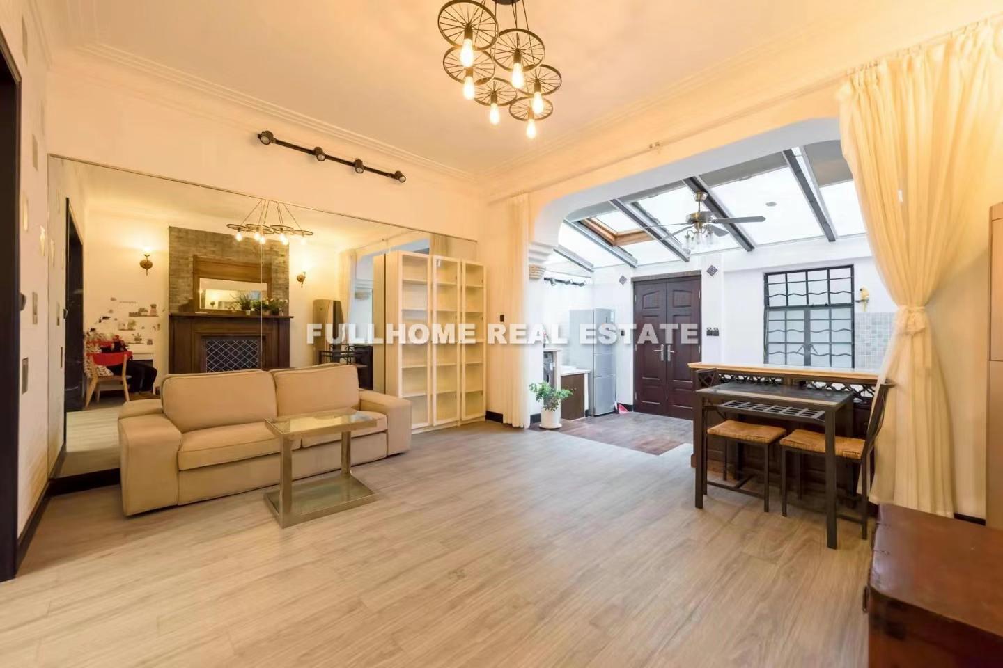 Lane 200-500 Zhenning Road Old House - 1 bedroom apartment in Shanghai, Jing An, Downtown
