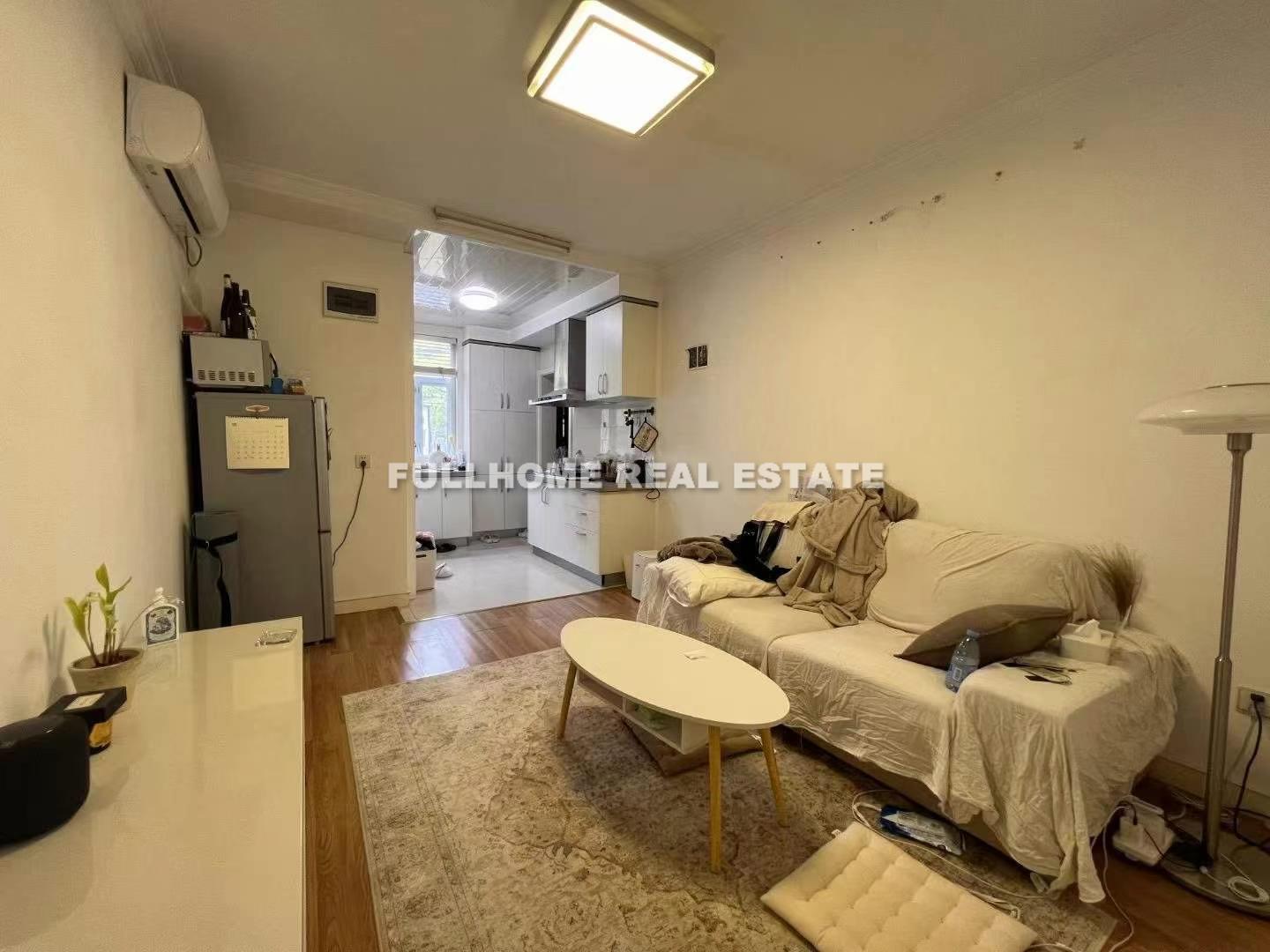 Similar property: Lane 1-100 Yueyang Road Old House, 1 bedrooms, 60 sqm in Shanghai