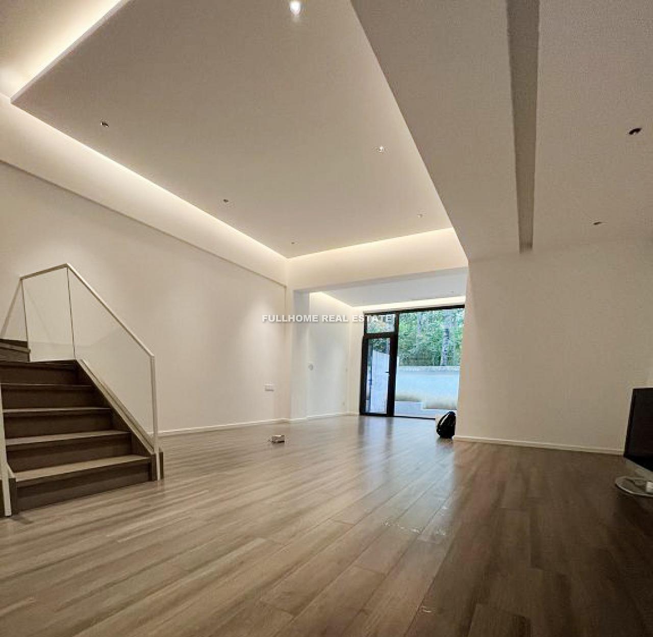 Similar property: Beijing Riviera, 5 bedrooms, 350 sqm in Beijing
