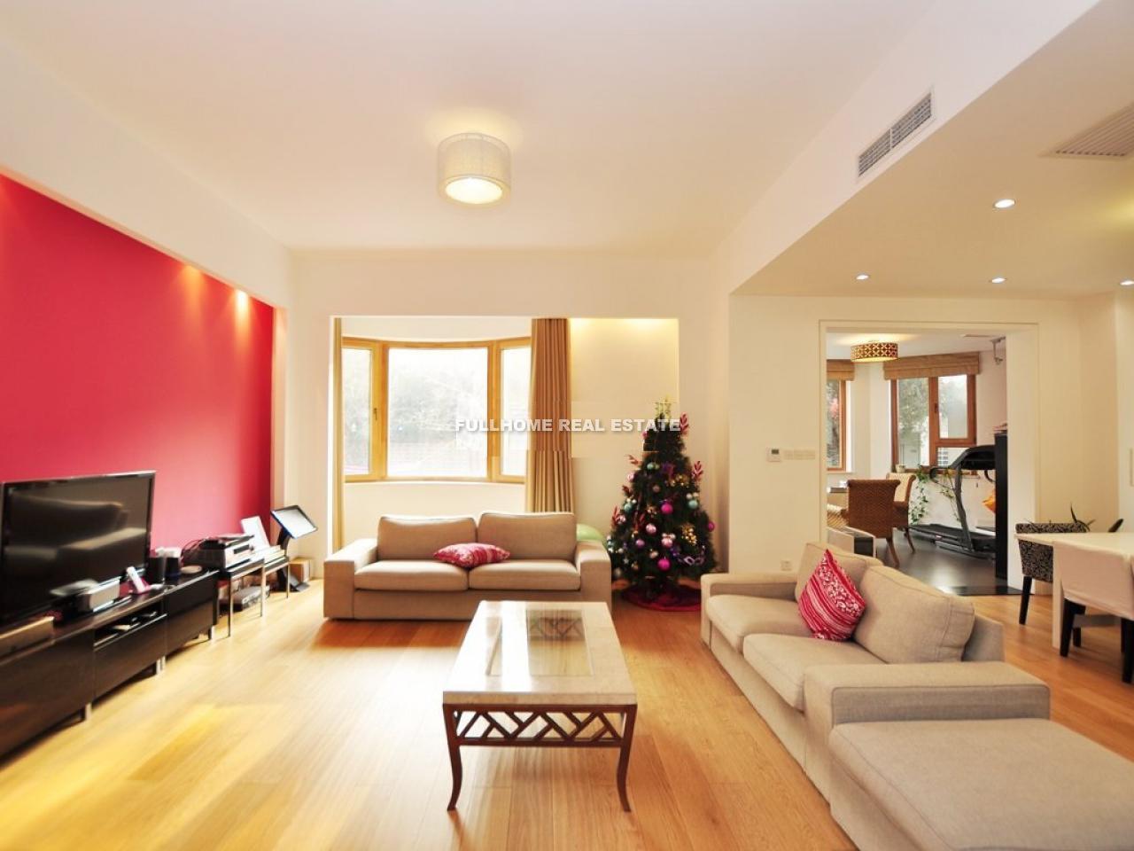 Same compound: Dynasty Garden, 4 bedrooms in Beijing