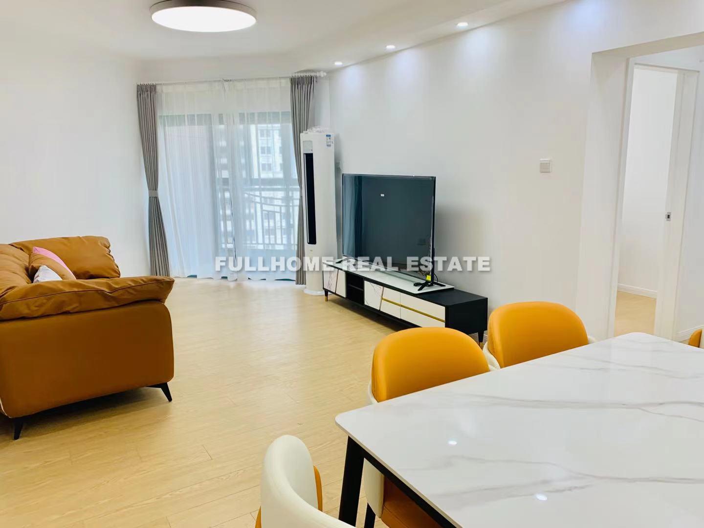 Same compound: Jinqiao Garden, 3 bedrooms in Shanghai